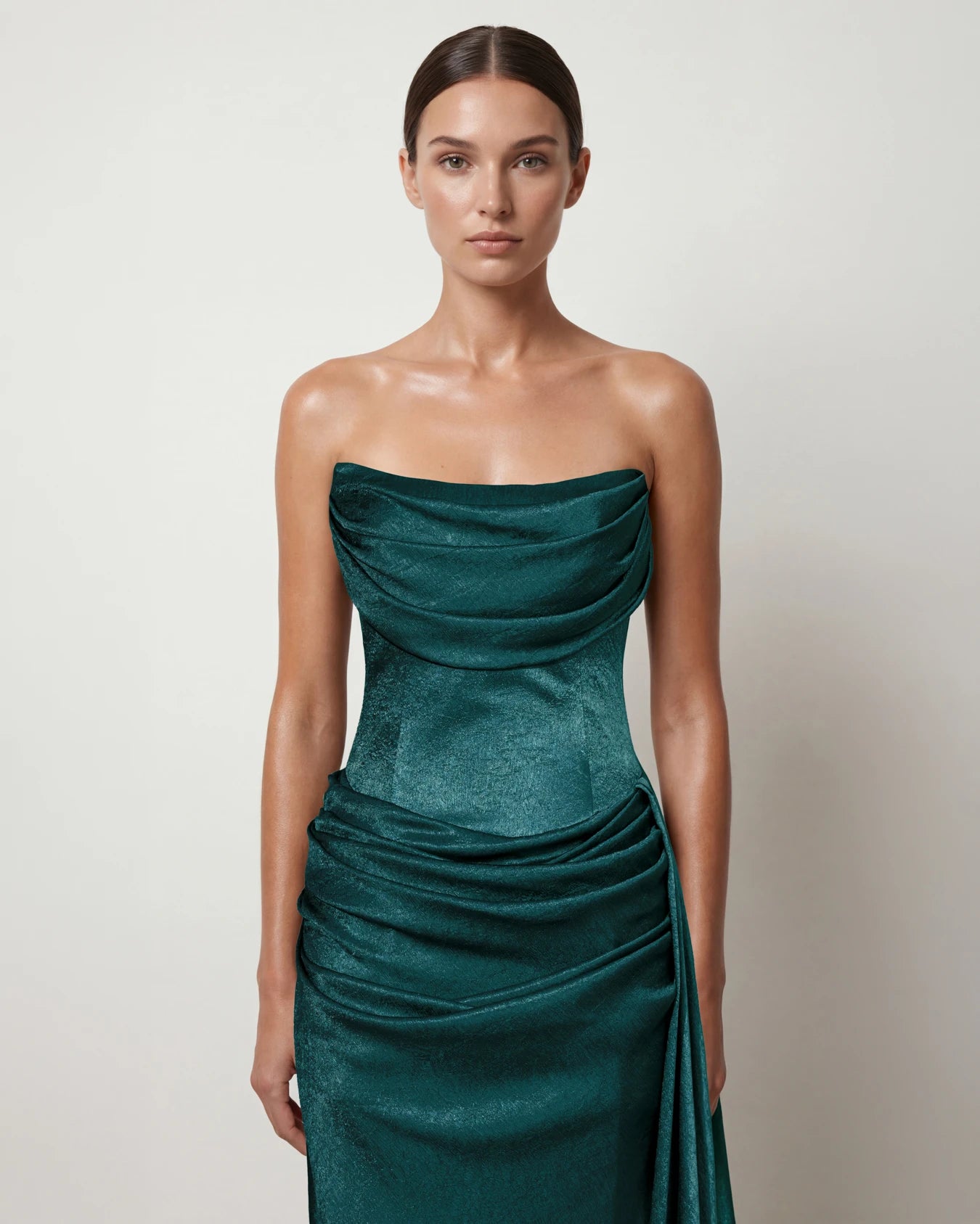 25196-Degaje Yaka Beli Fit Drapeli Abiye Elbise