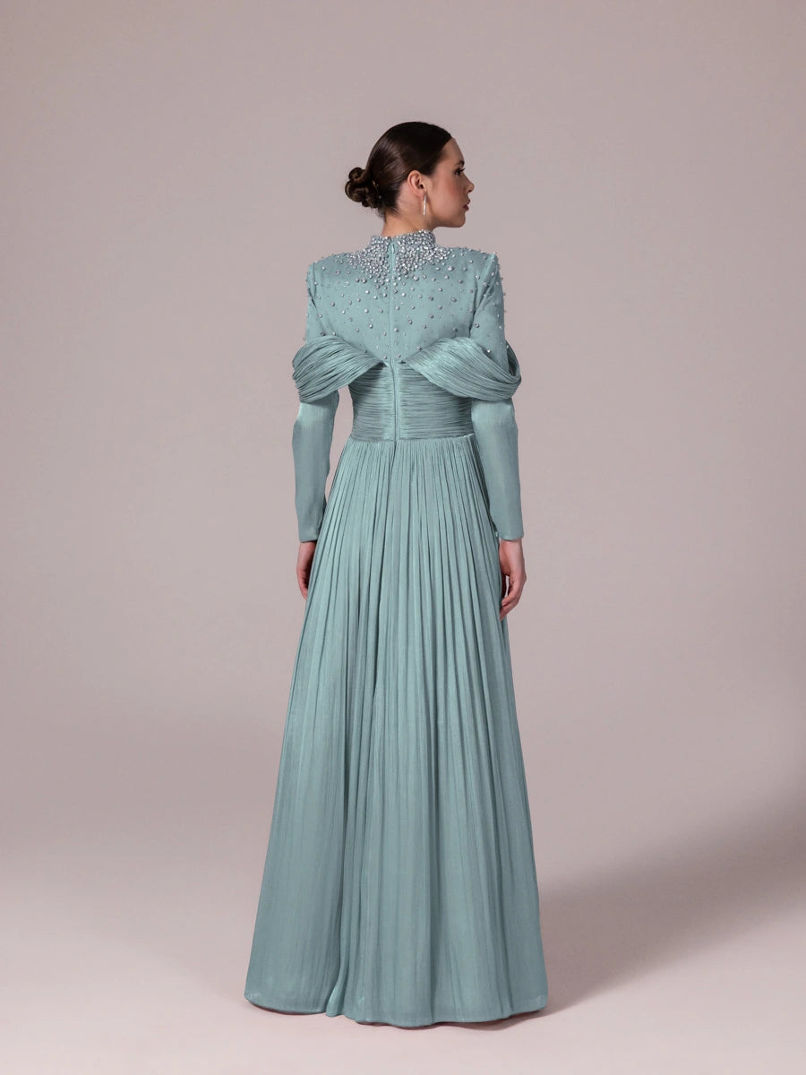 25207-Yakası Taş İşlemeli Pliseli Kabarık Tesettür Abiye Elbise