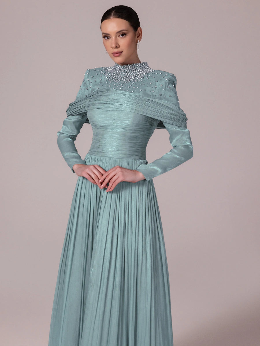 25207-Yakası Taş İşlemeli Pliseli Kabarık Tesettür Abiye Elbise