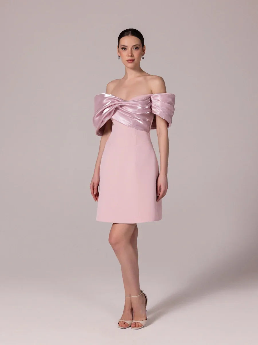 25301-Yakası Organze Detaylı Straplez Krep Mini Elbise - Kenzel