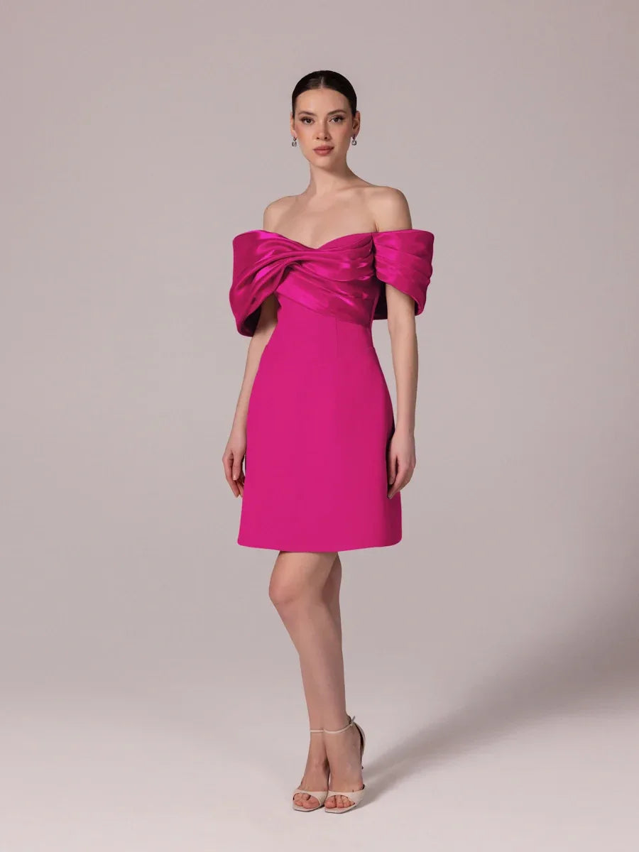 25301-Yakası Organze Detaylı Straplez Krep Mini Elbise - Kenzel