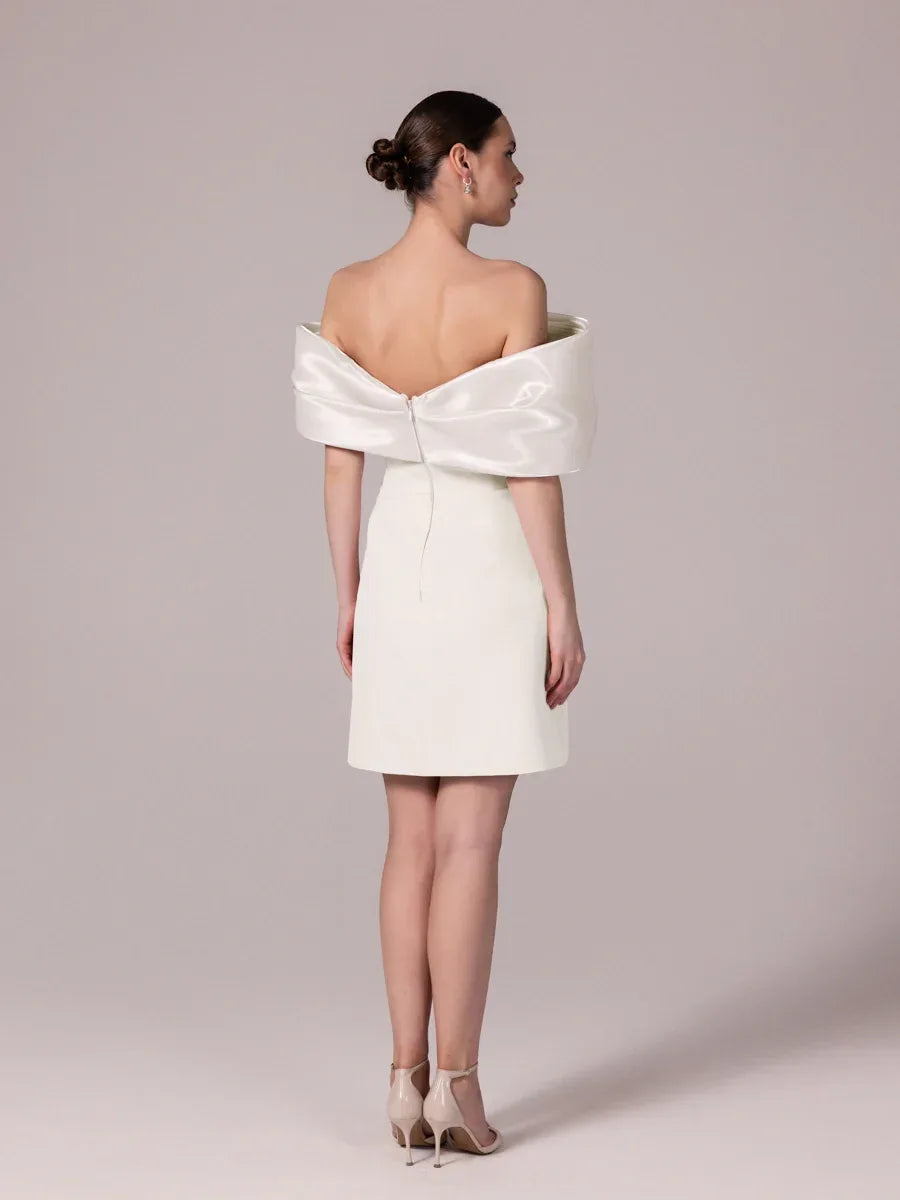 25301-Yakası Organze Detaylı Straplez Krep Mini Elbise - Kenzel