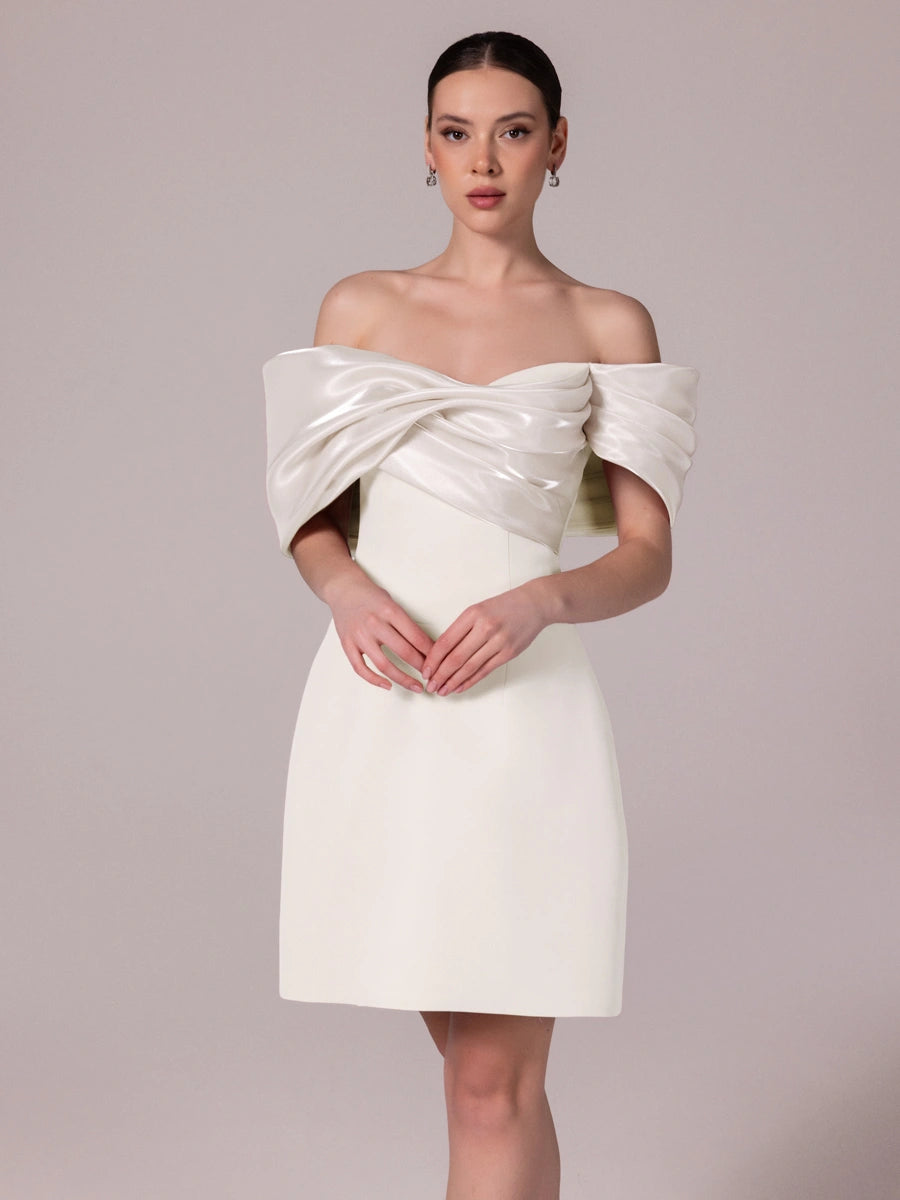 25301-Yakası Organze Detaylı Straplez Krep Mini Elbise