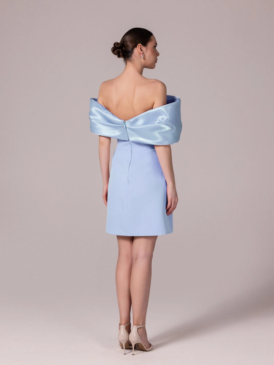 25301-Yakası Organze Detaylı Straplez Krep Mini Elbise