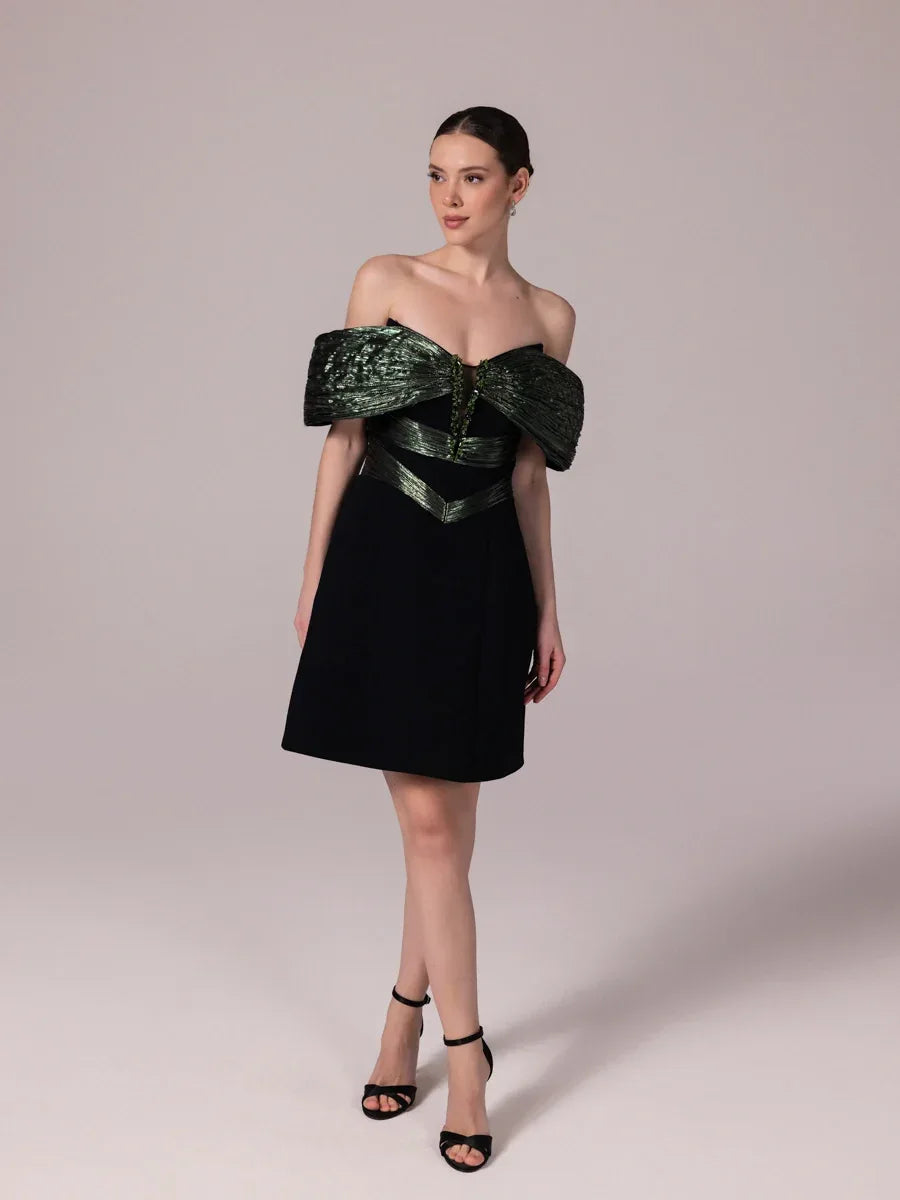 25304-Parlak Kumaş Garnili Yakası İşlemeli Mini Elbise - Kenzel