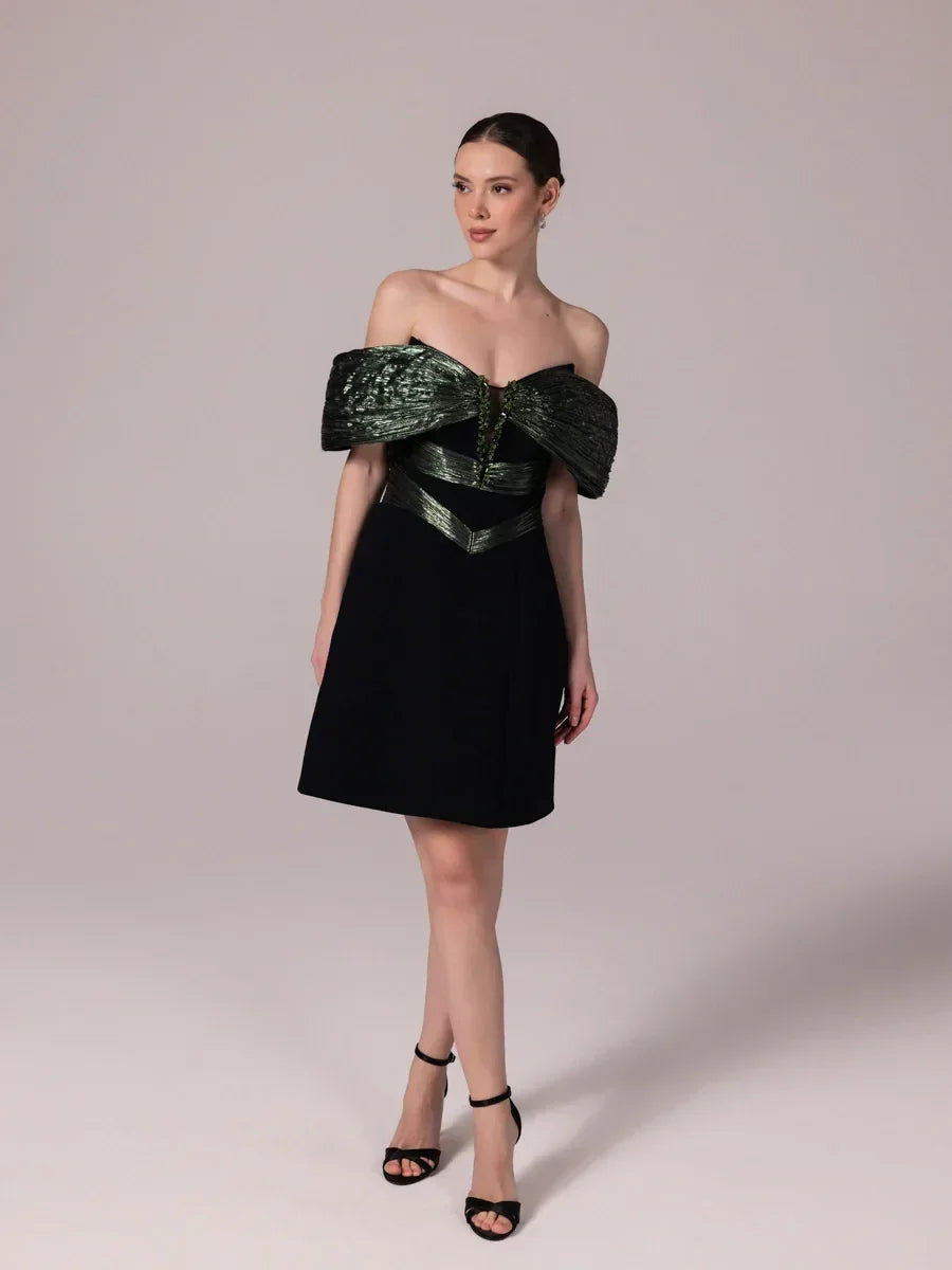 25304-Parlak Kumaş Garnili Yakası İşlemeli Mini Elbise - Kenzel