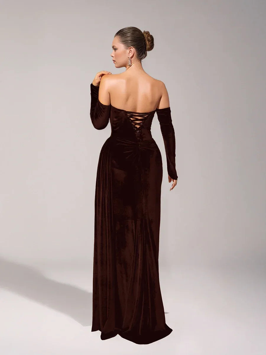 25402-Straplez Degaje Yaka Drapeli Kuyruk Detaylı Abiye Elbise - Kenzel