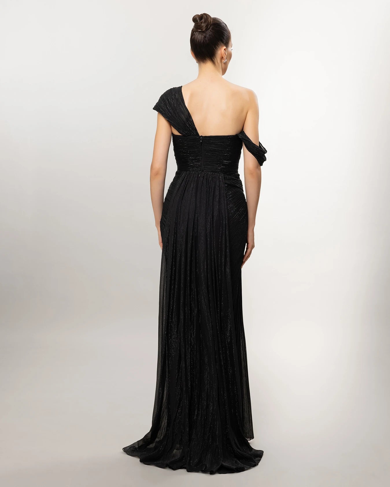 26012-Asimetrik Yaka Drapeli Uzun Abiye Elbise