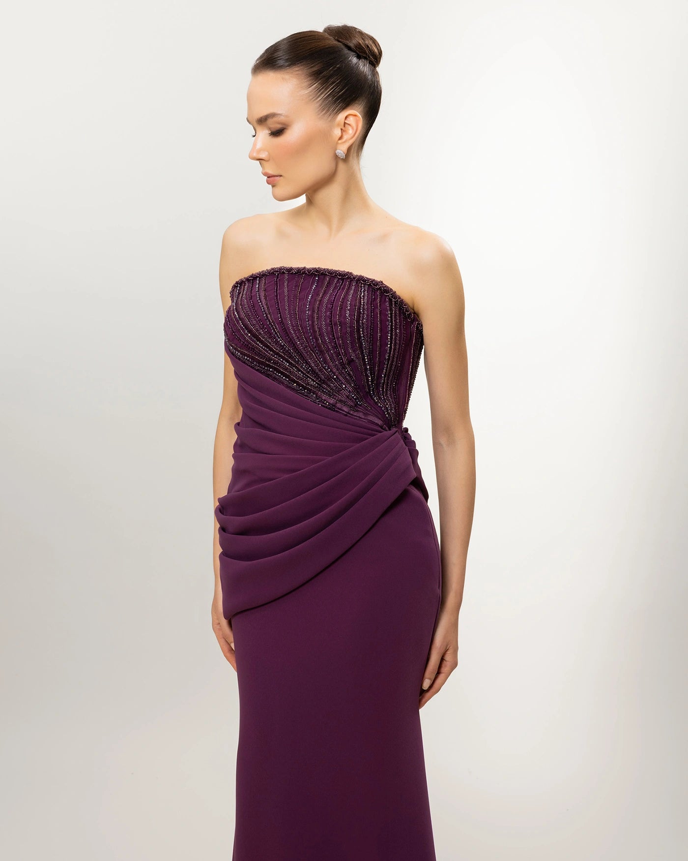 26033-Straplez Taş İşlemeli Drapeli Balık Abiye