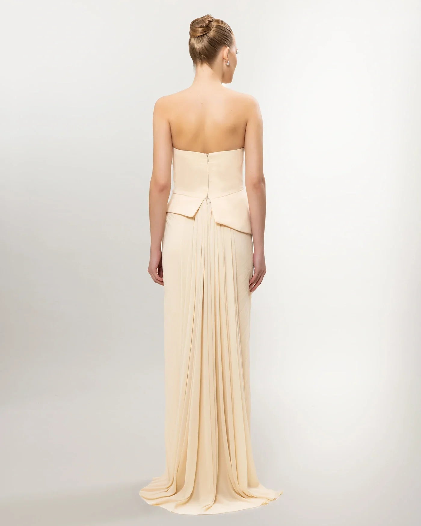 26035-Straplez Peplum Detaylı Yırtmaçlı Abiye Elbise - Kenzel