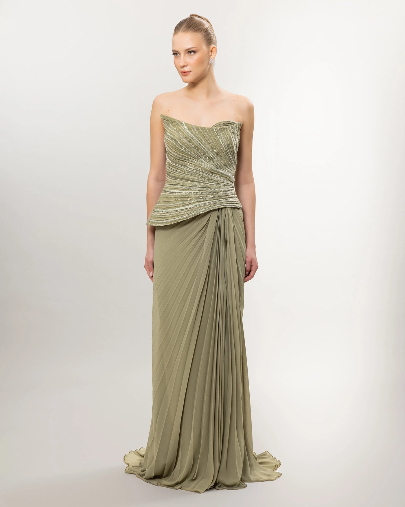 26035-Straplez Peplum Detaylı Yırtmaçlı Abiye Elbise