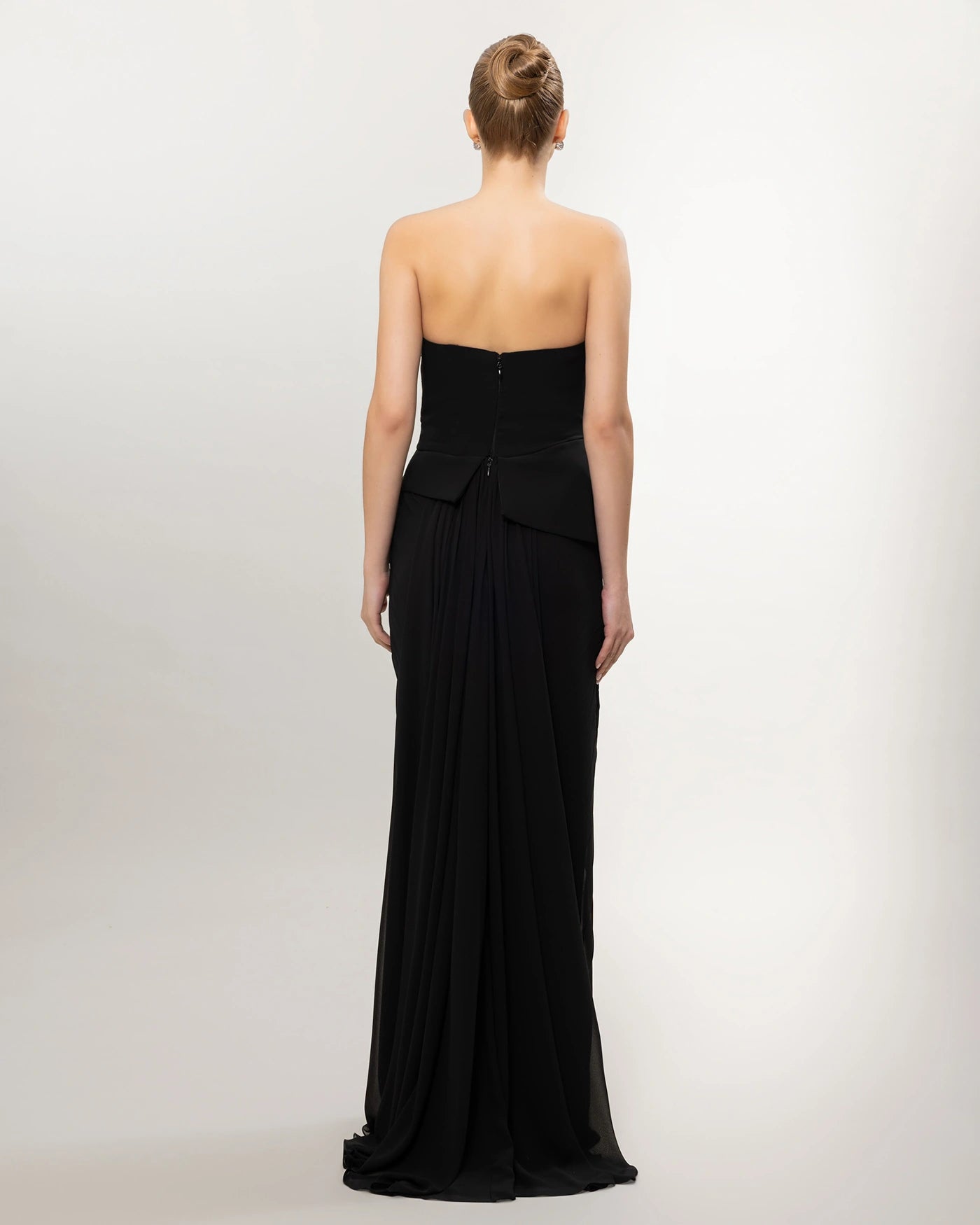 26035-Straplez Peplum Detaylı Yırtmaçlı Abiye Elbise