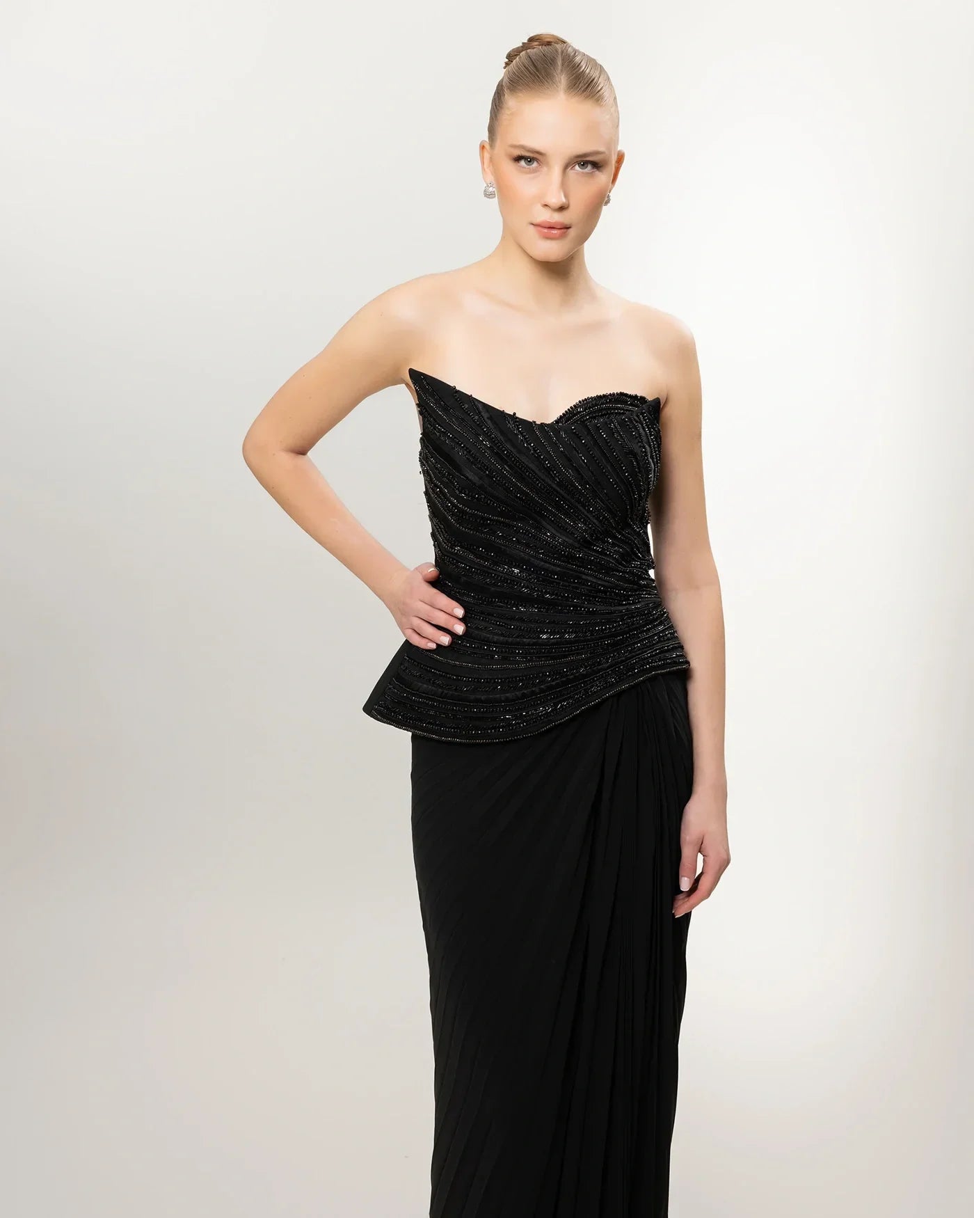 26035-Straplez Peplum Detaylı Yırtmaçlı Abiye Elbise - Kenzel