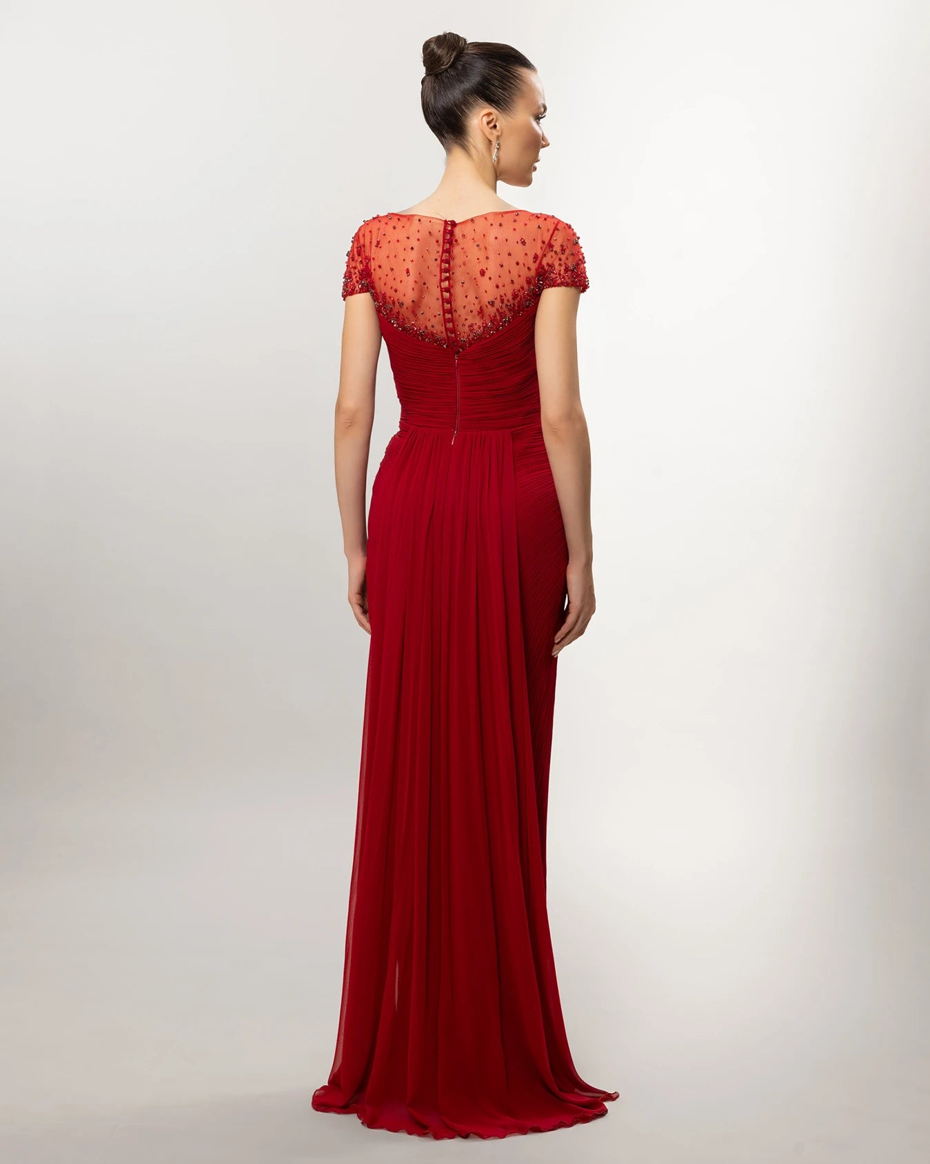 26039-Üstü İşlemeli, Yırtmaçlı Uzun Abiye Elbise