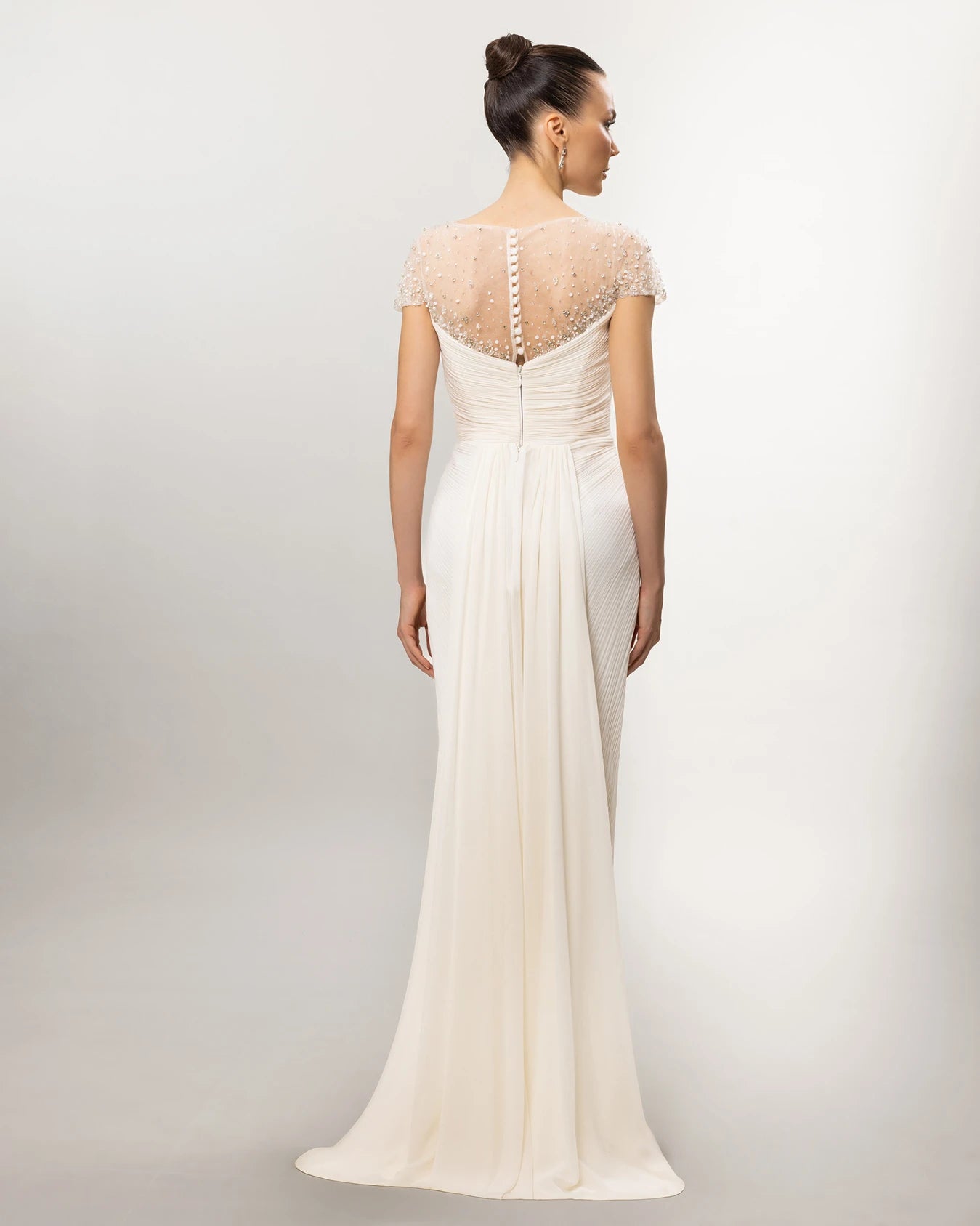 26039-Üstü İşlemeli, Yırtmaçlı Uzun Abiye Elbise