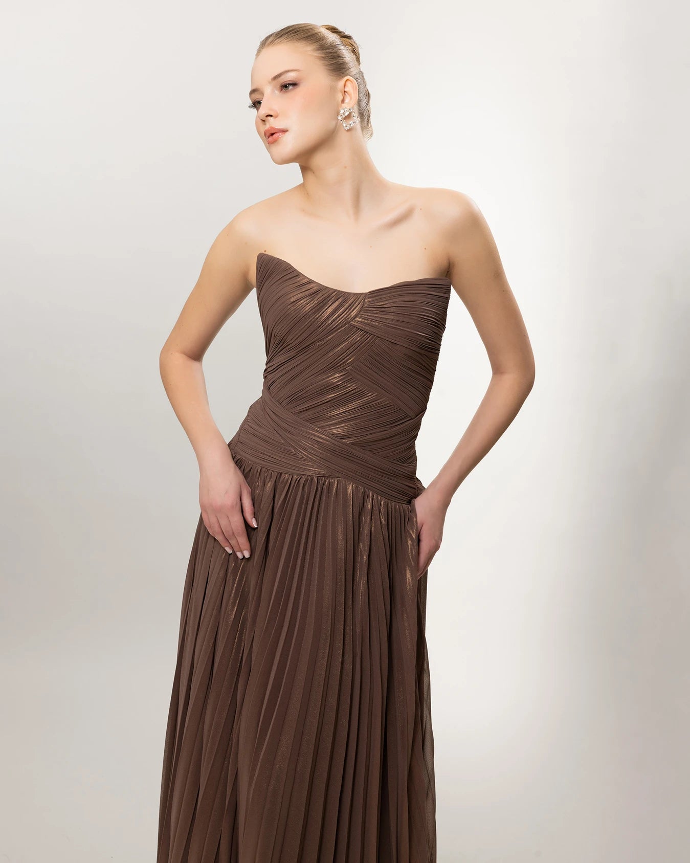 26040-Straplez Drapeli Kloş Uzun Abiye Elbise