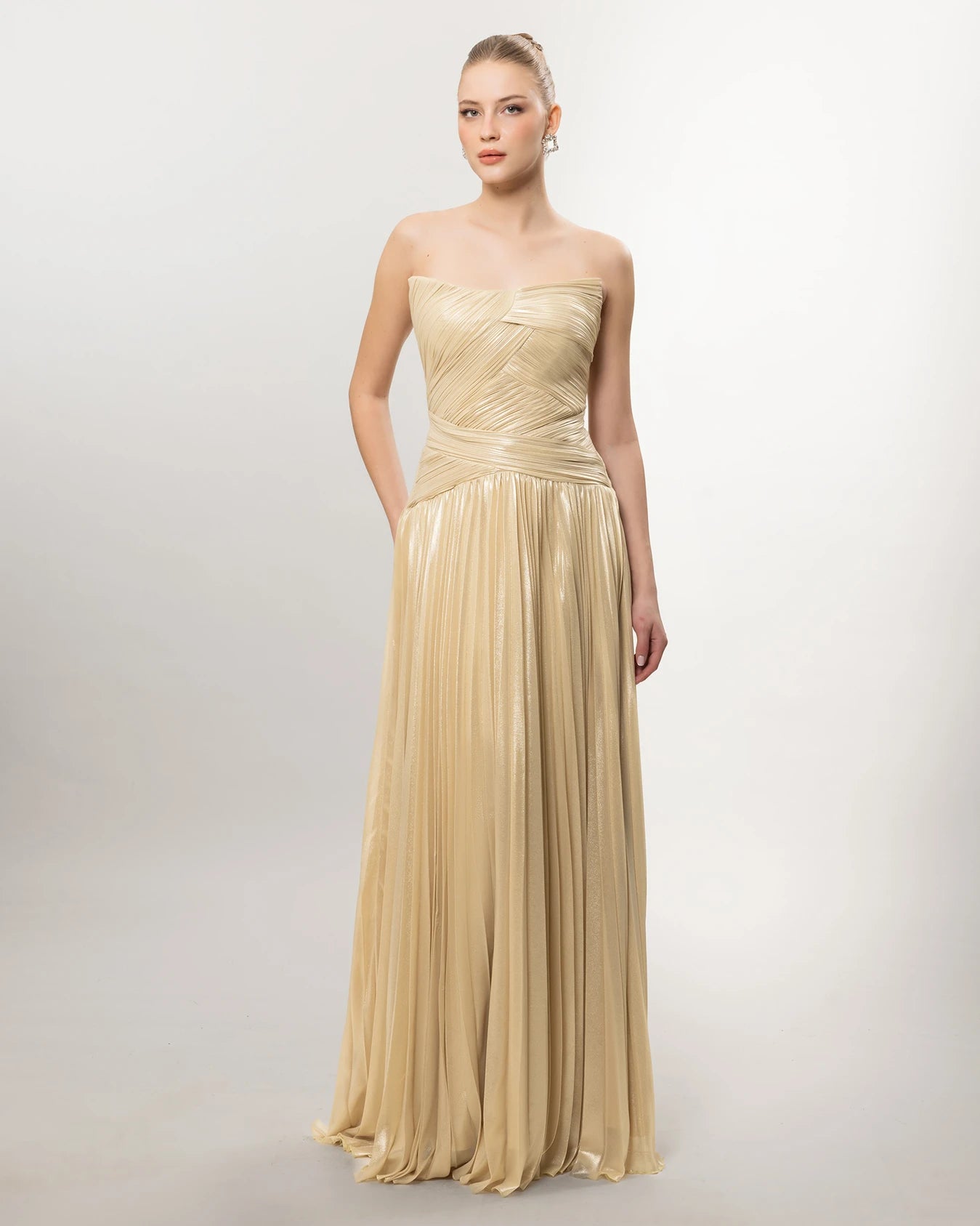 26040-Straplez Drapeli Kloş Uzun Abiye Elbise