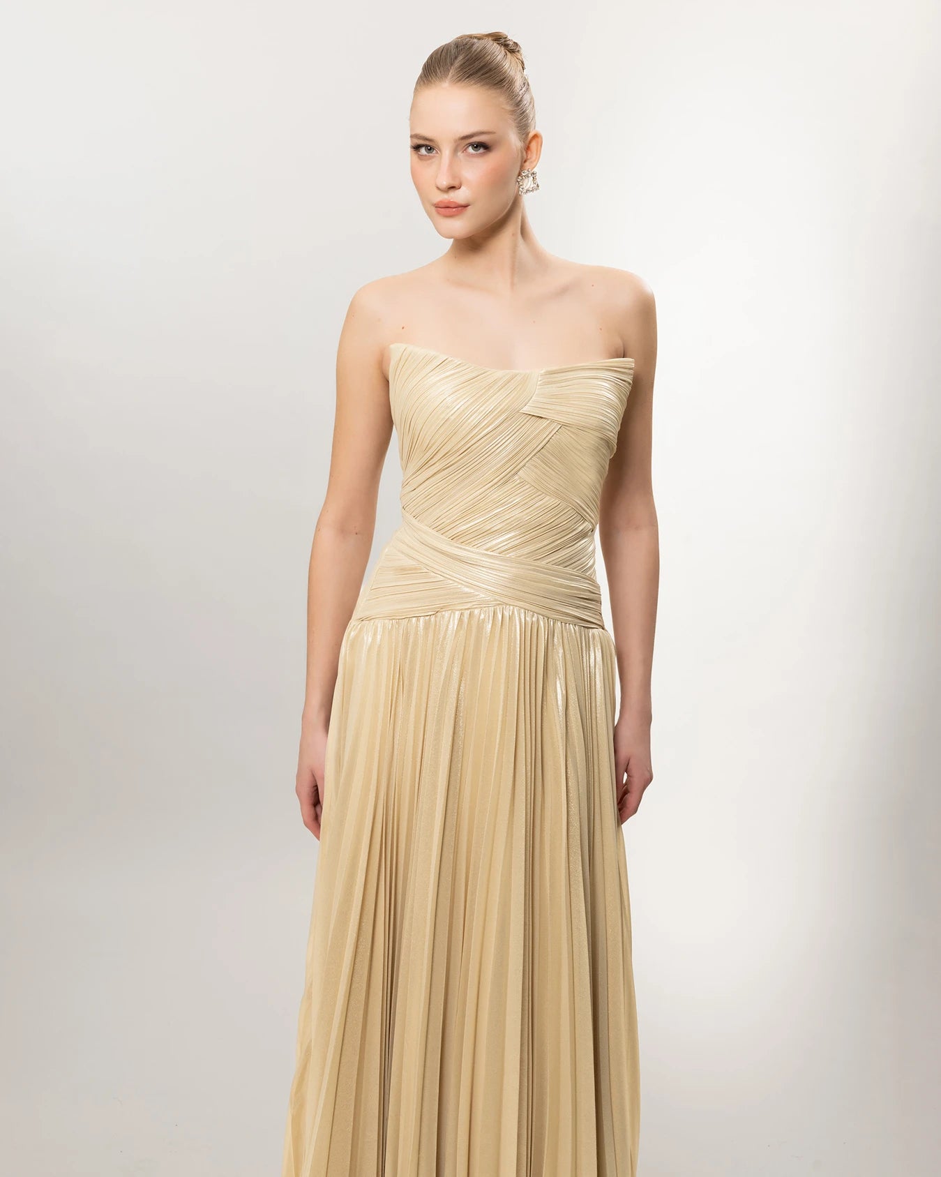 26040-Straplez Drapeli Kloş Uzun Abiye Elbise