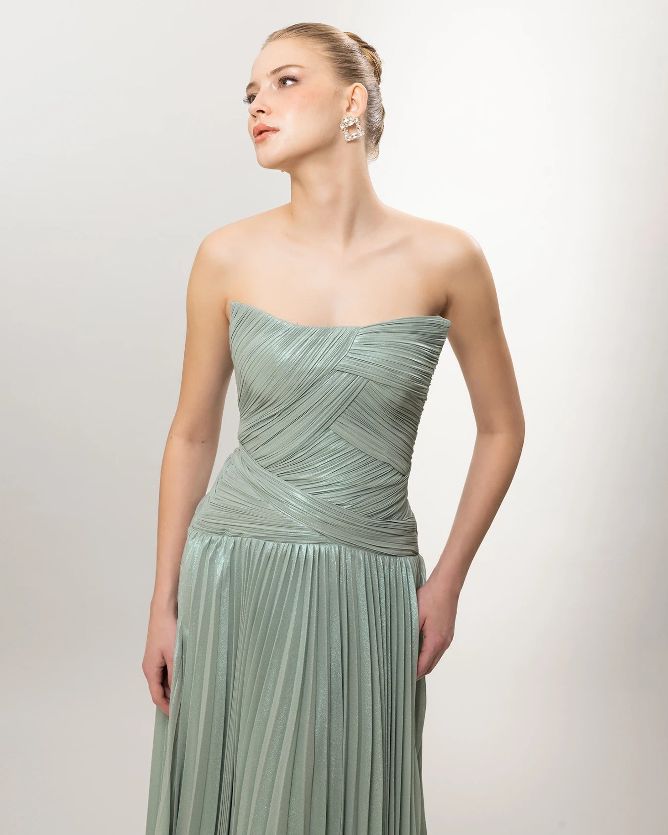 26040-Straplez Drapeli Kloş Uzun Abiye Elbise