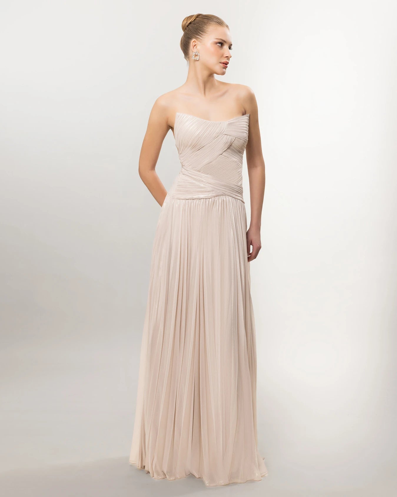 26040-Straplez Drapeli Kloş Uzun Abiye Elbise