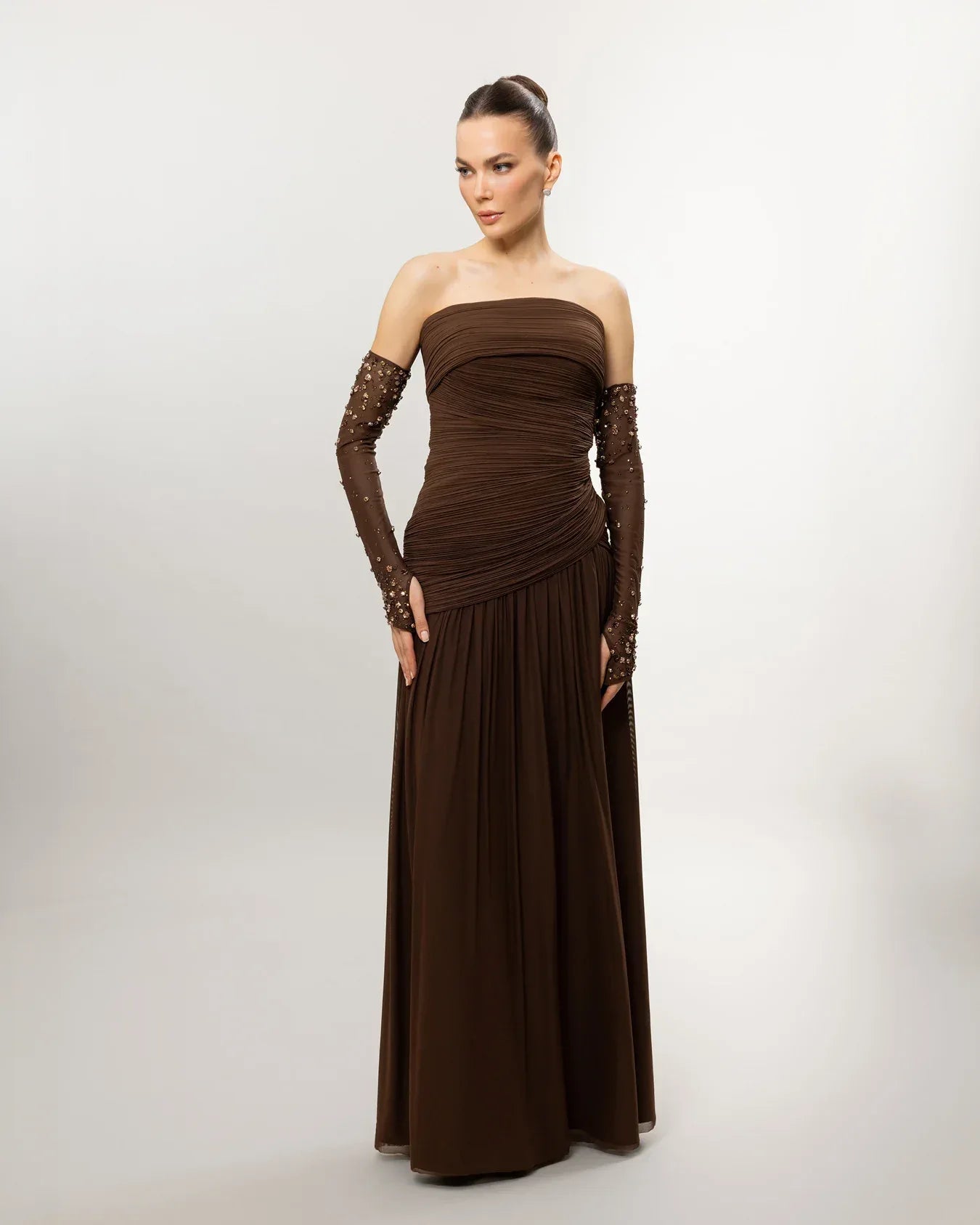 26050-Eldiven Detaylı Straplez Drapeli Uzun Abiye Elbise - Kenzel