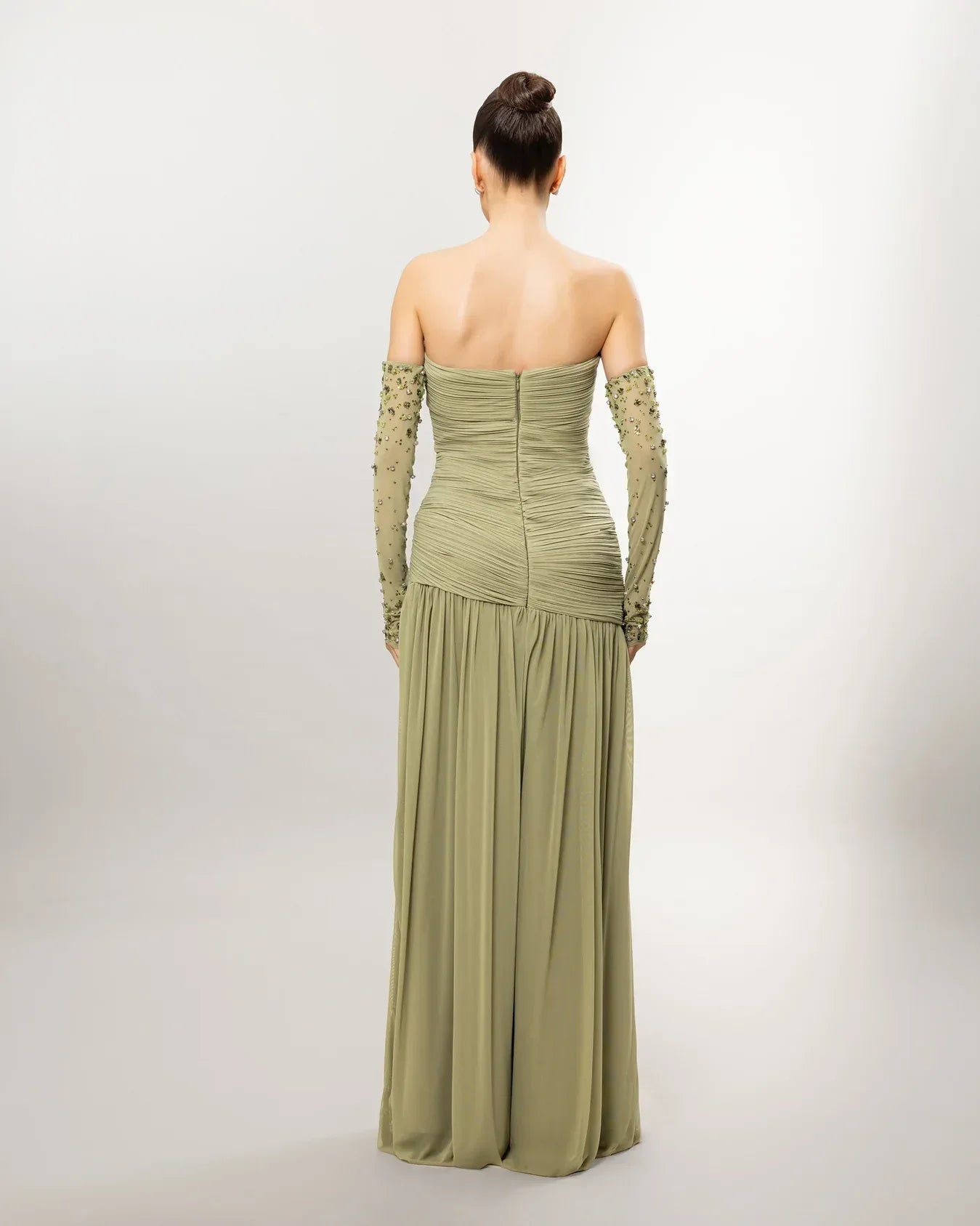 26050-Eldiven Detaylı Straplez Drapeli Uzun Abiye Elbise - Kenzel