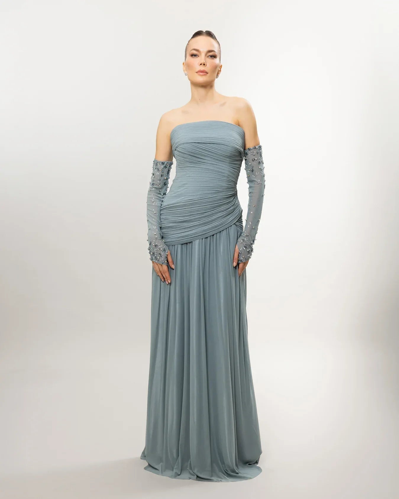 26050-Eldiven Detaylı Straplez Drapeli Uzun Abiye Elbise - Kenzel