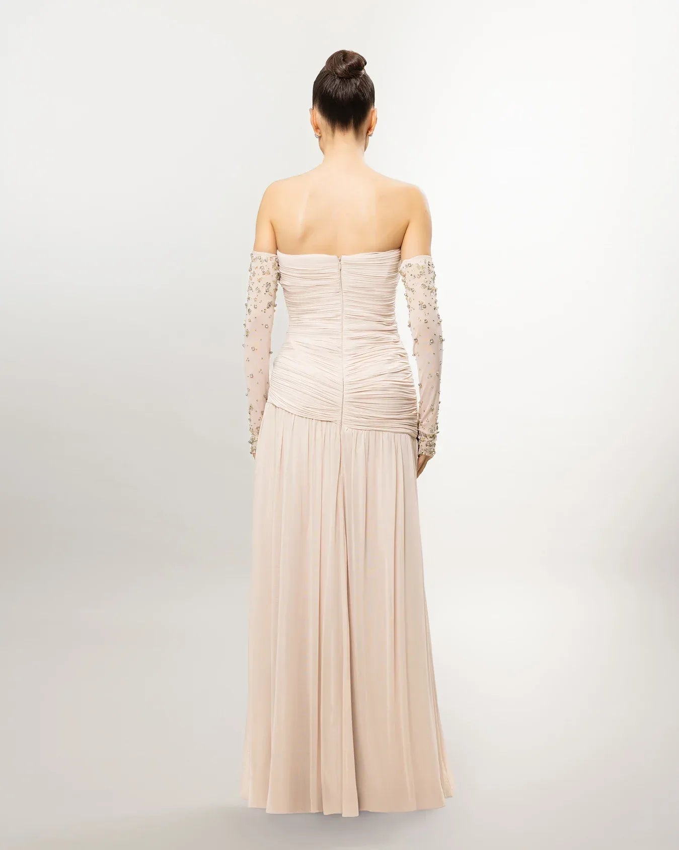 26050-Eldiven Detaylı Straplez Drapeli Uzun Abiye Elbise - Kenzel