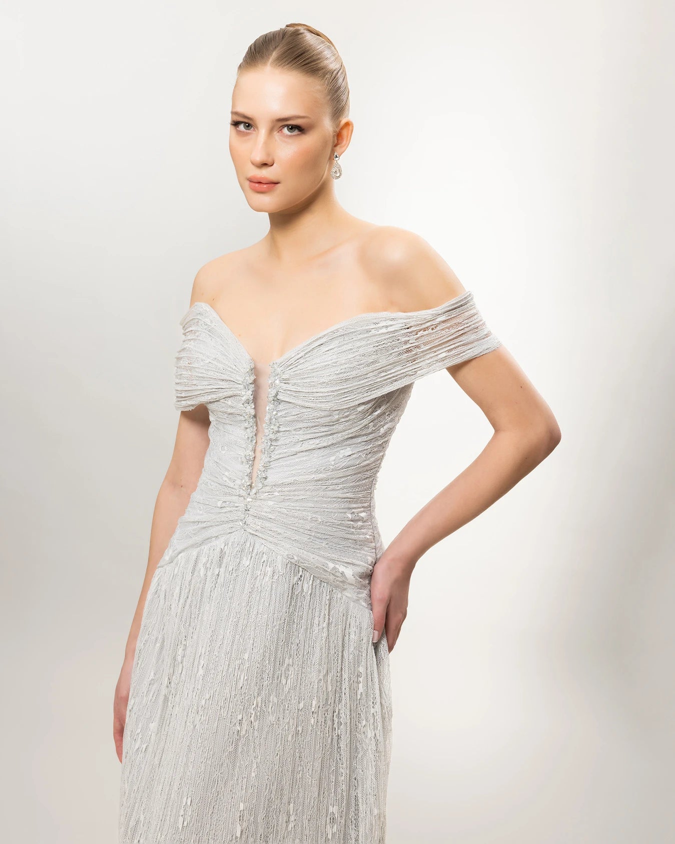 26071-Romantik Dantel Detaylı Düşük Omuz Uzun Abiye Elbise