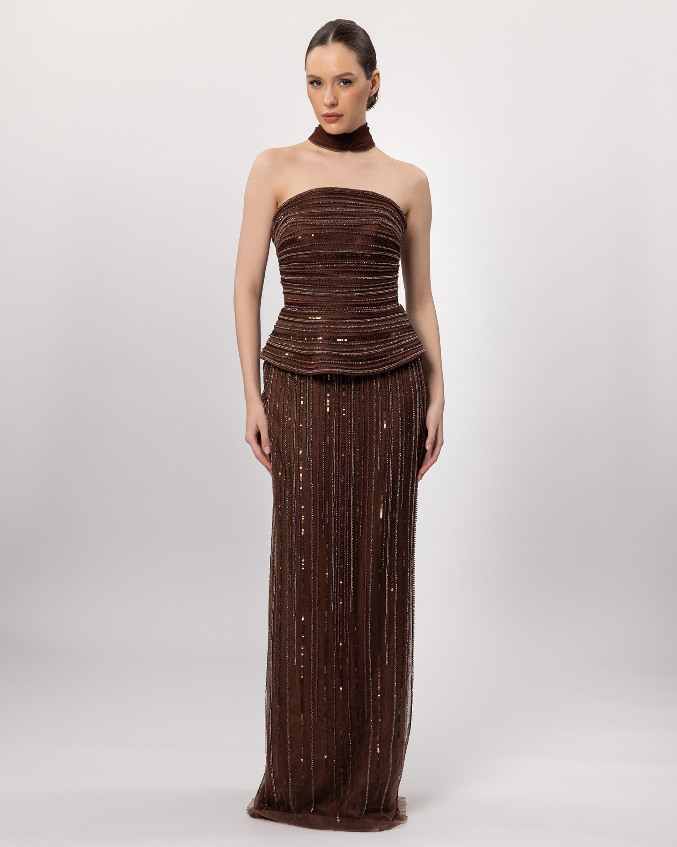 26076-Straplez Peplum Detaylı Boncuk İşlemeli Uzun Abiye