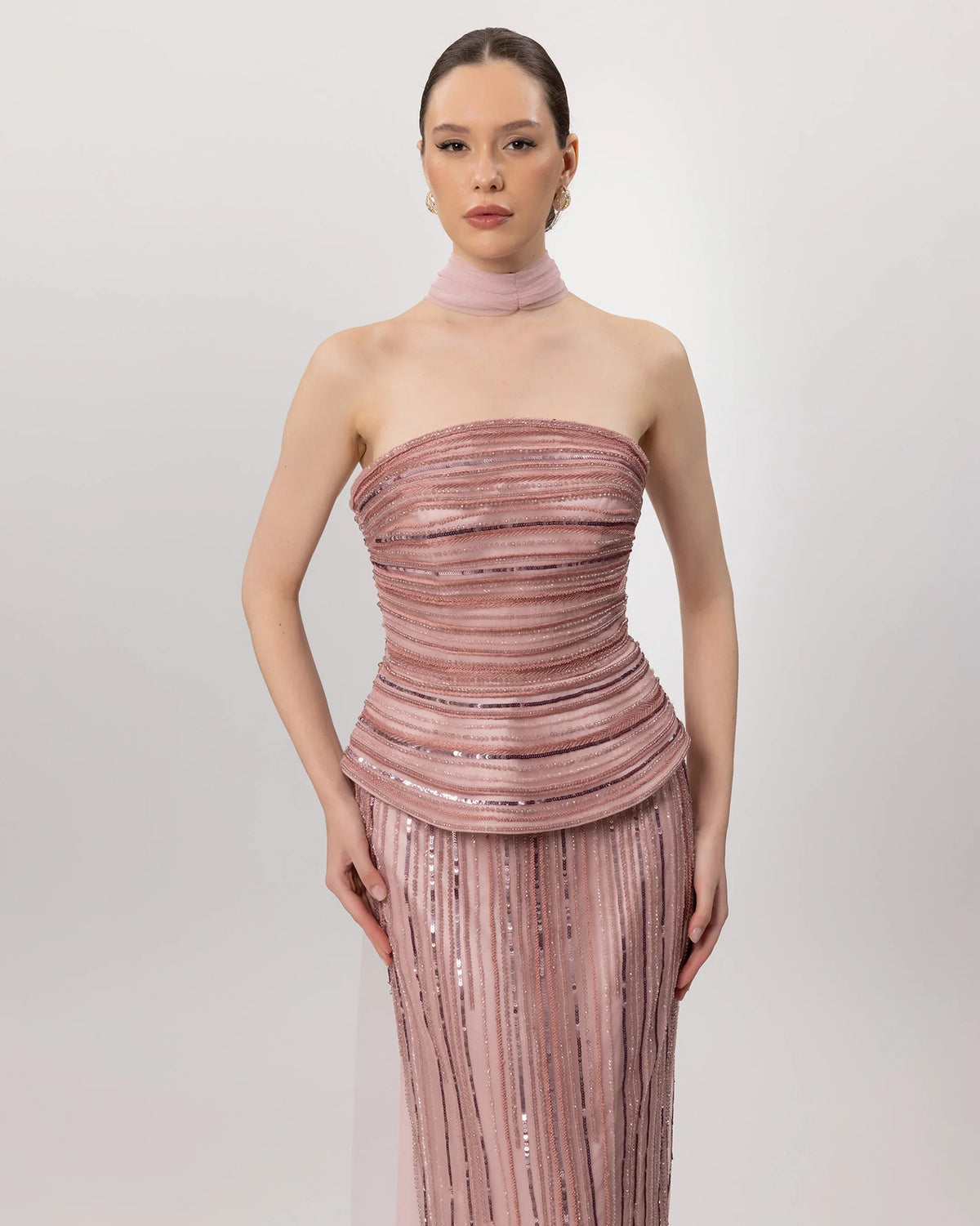 26076-Straplez Peplum Detaylı Boncuk İşlemeli Uzun Abiye