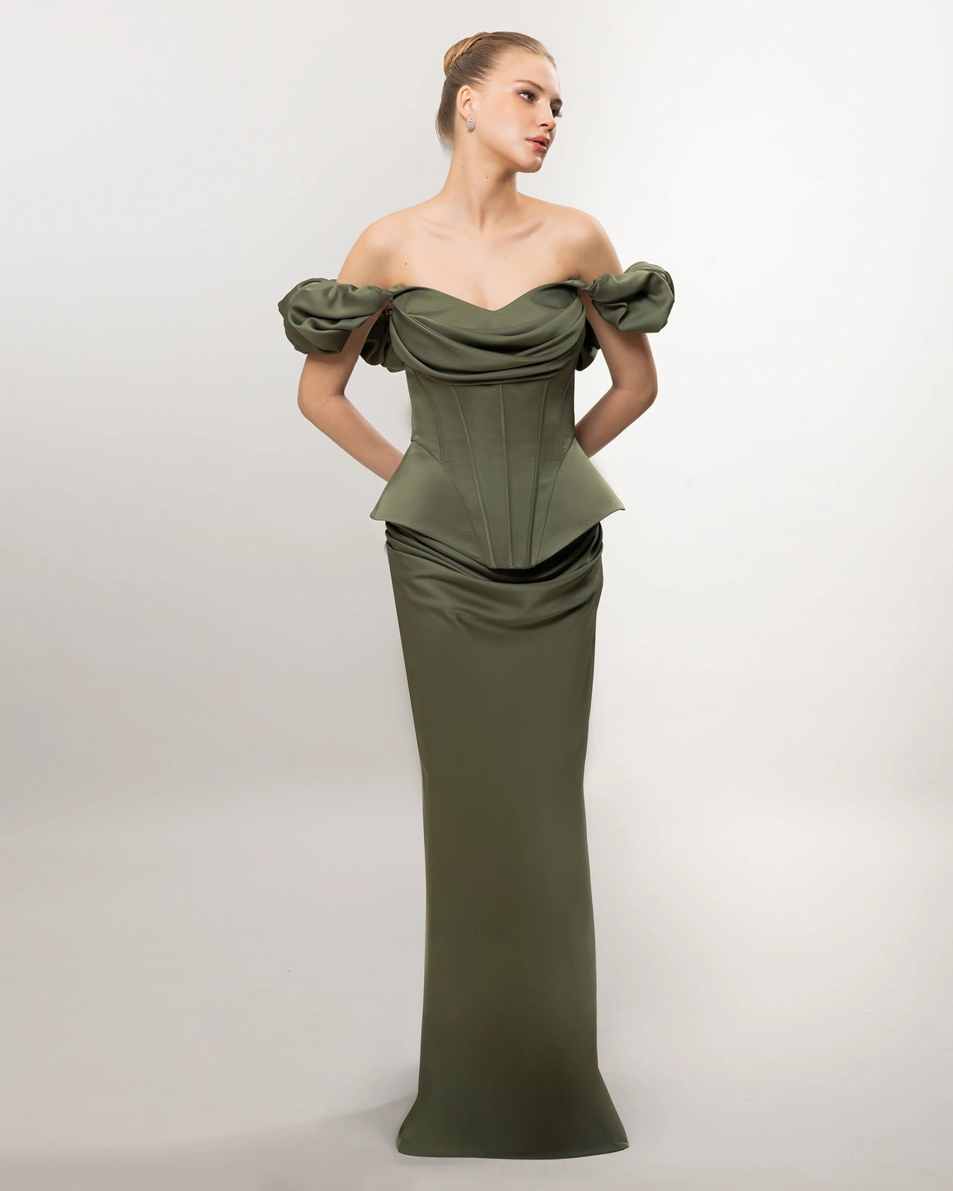 26081-Düşük Omuz Balon Kollu Korse Bel Uzun Elbise