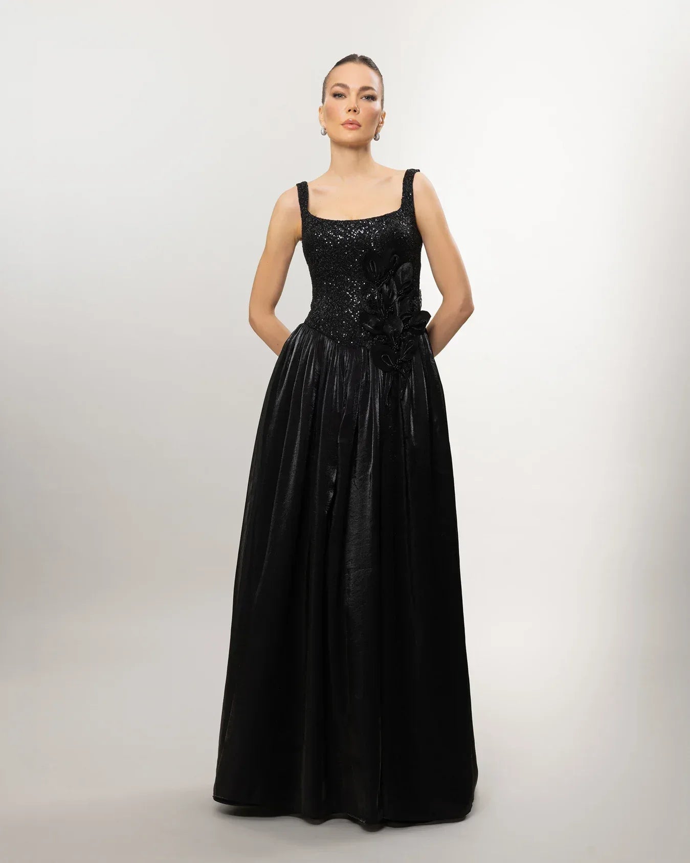 26086-Askılı Çiçek Detaylı Kloş Uzun Abiye Elbise - Kenzel