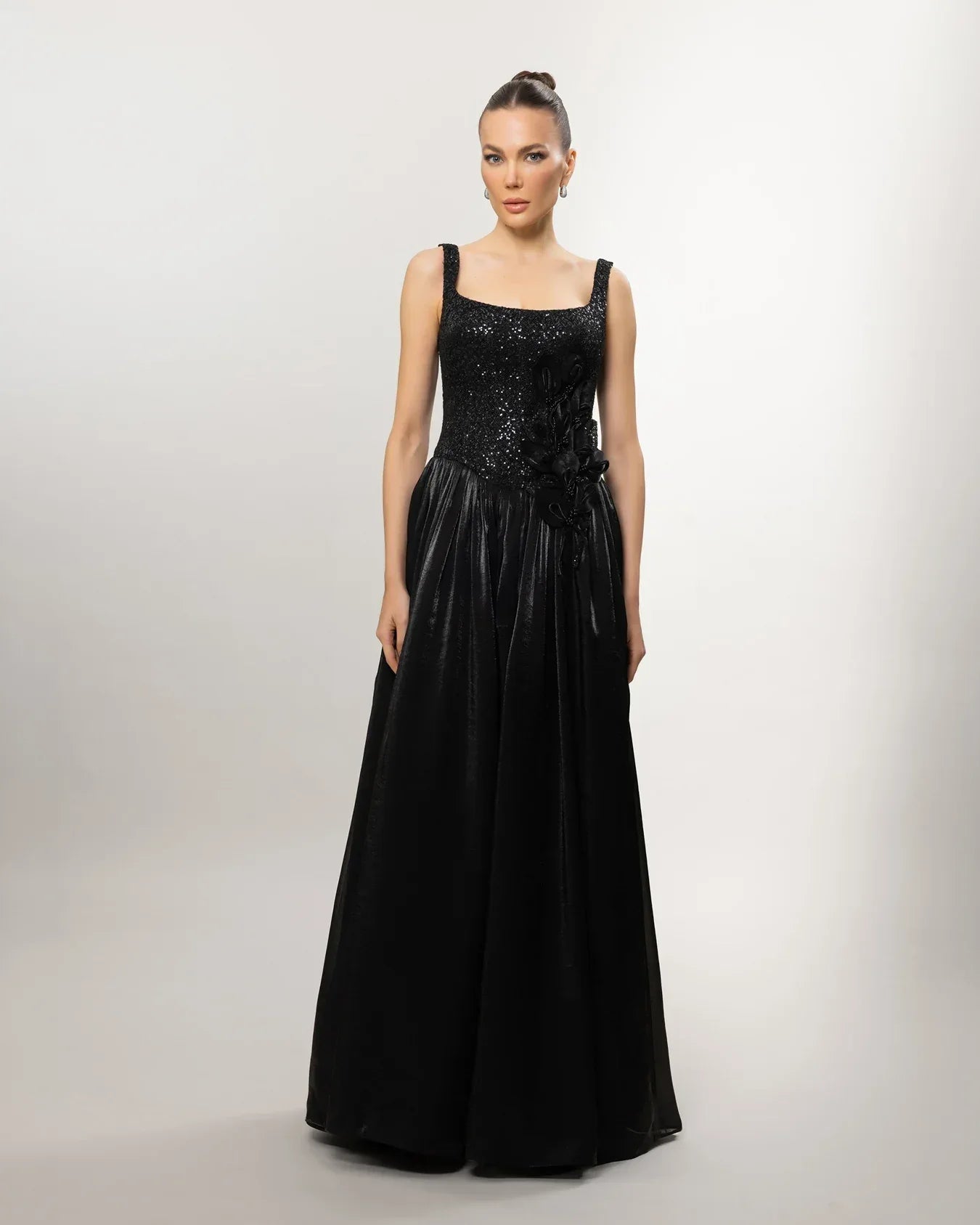 26086-Askılı Çiçek Detaylı Kloş Uzun Abiye Elbise - Kenzel