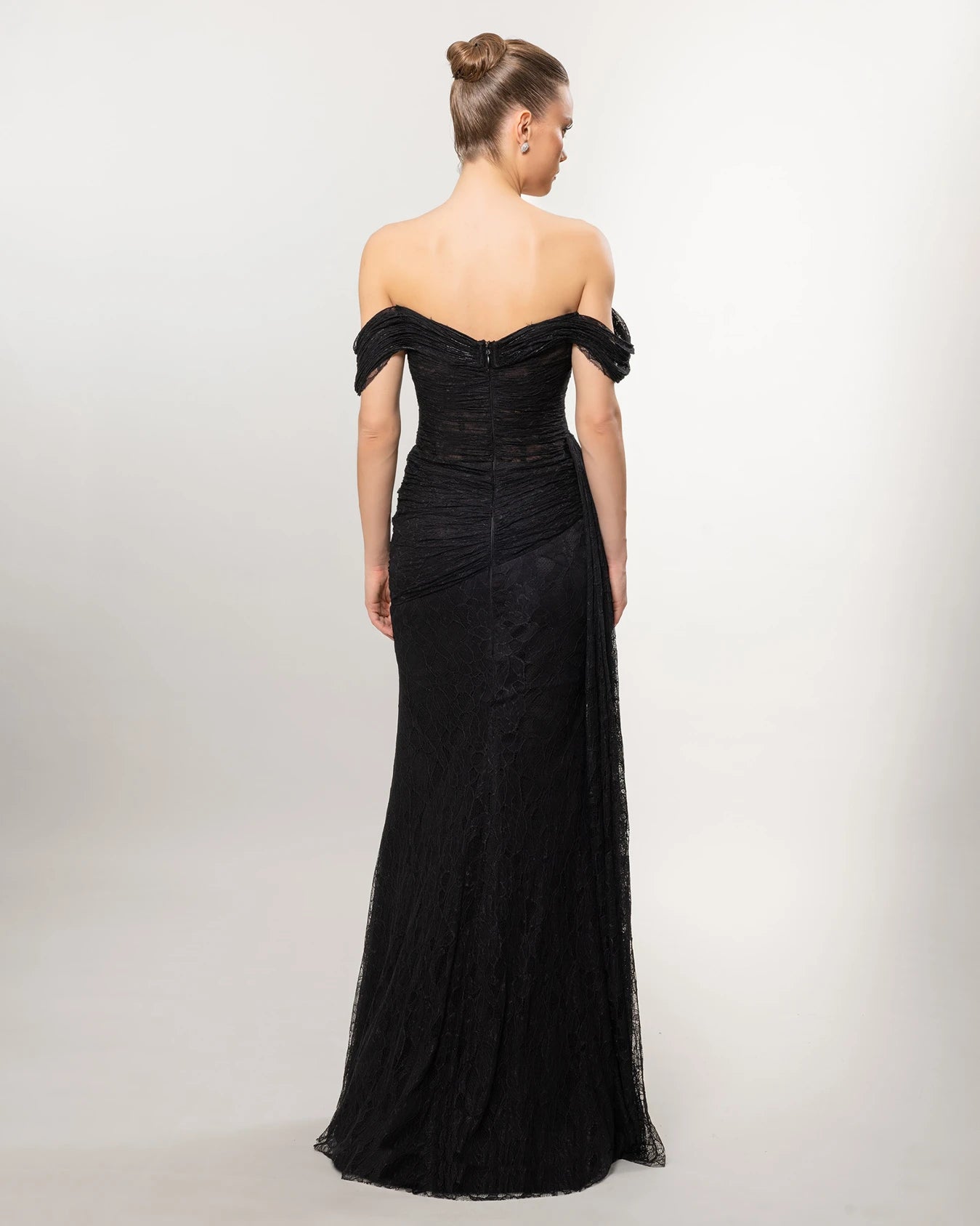 26100-Düşük Omuz Drape Detaylı Dantel Balık Abiye Elbise