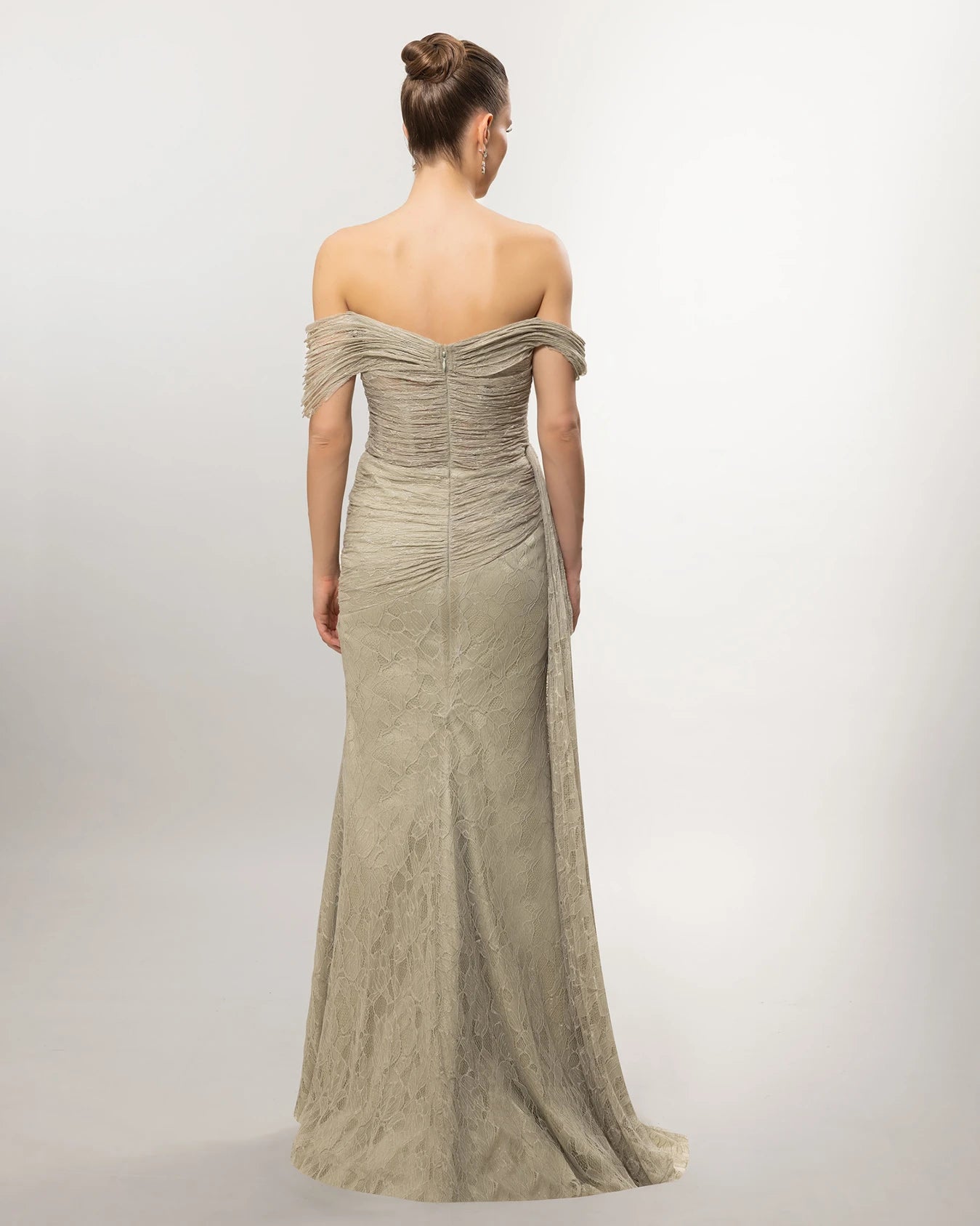 26100-Düşük Omuz Drape Detaylı Dantel Balık Abiye Elbise