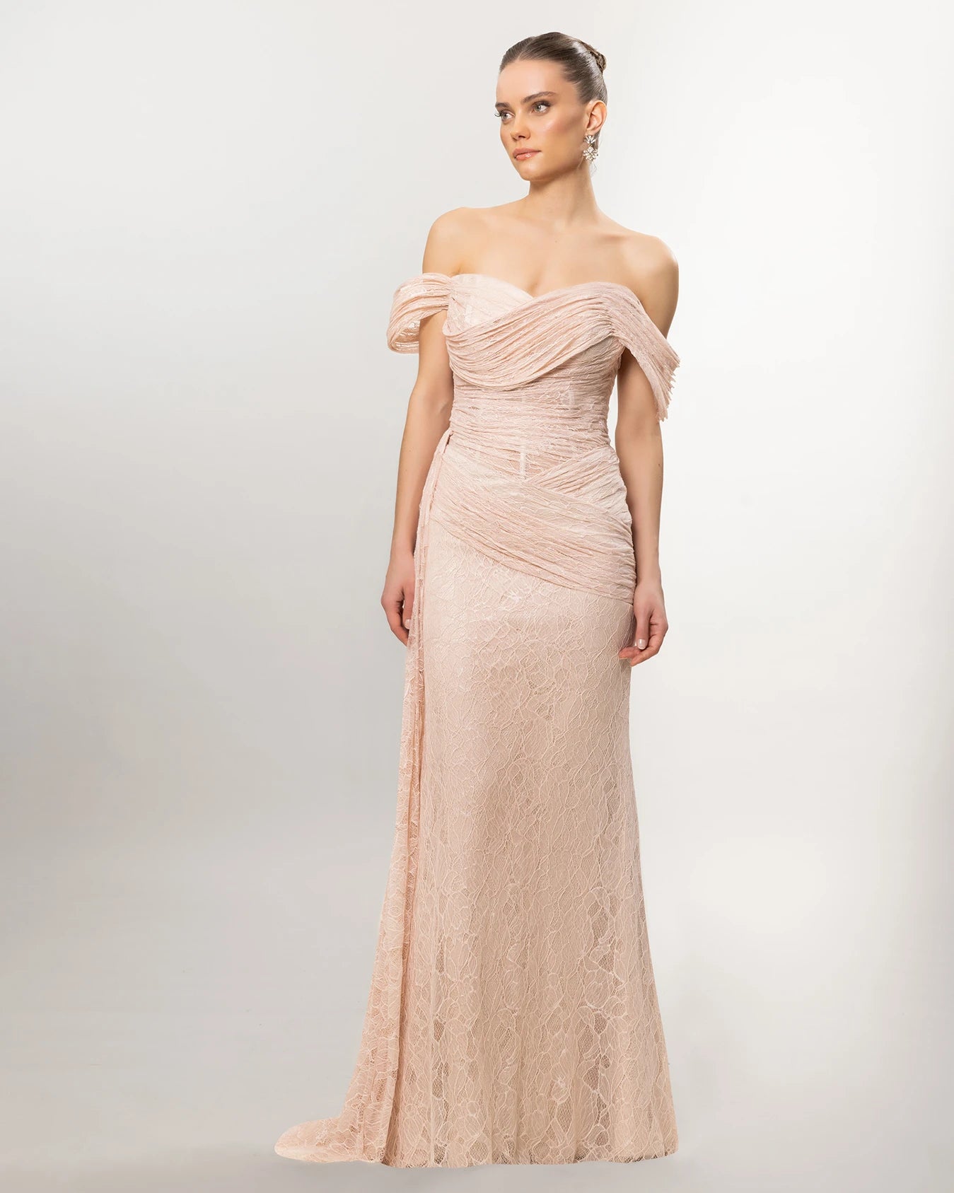 26100-Düşük Omuz Drape Detaylı Dantel Balık Abiye Elbise