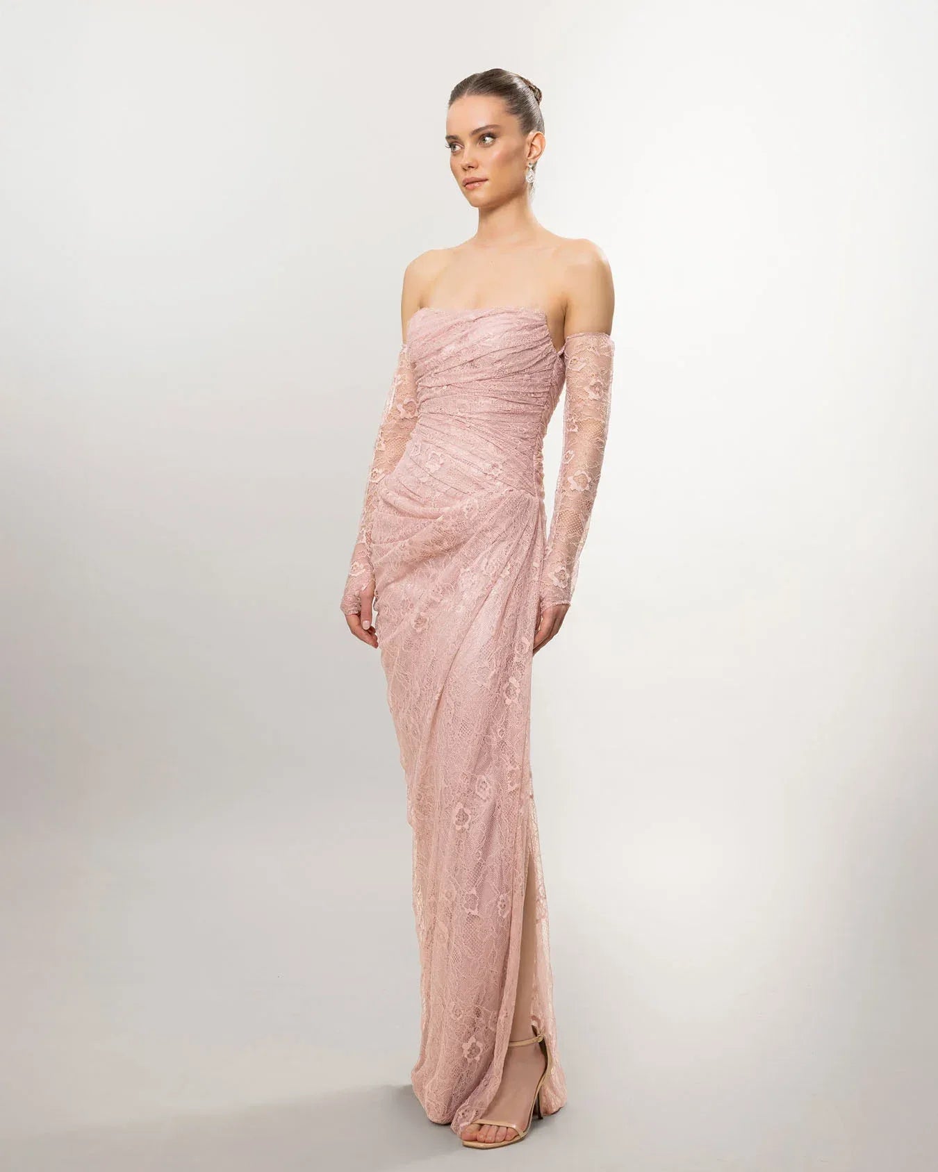 26101-Straplez Uzun Kol Dantelli Uzun Abiye Elbise - Kenzel