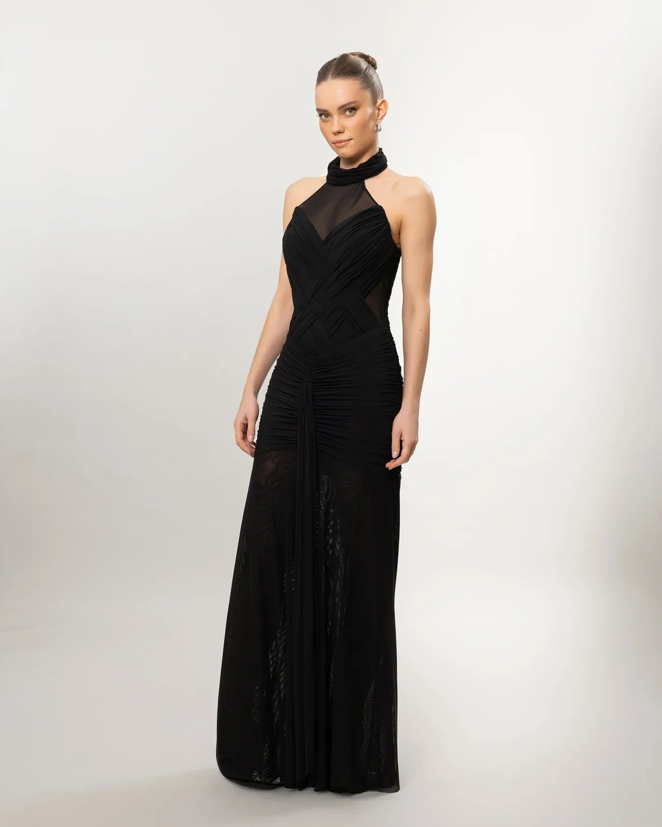 26136-Boyundan Bağlamalı Transparan Detaylı Uzun Abiye Elbise - Kenzel