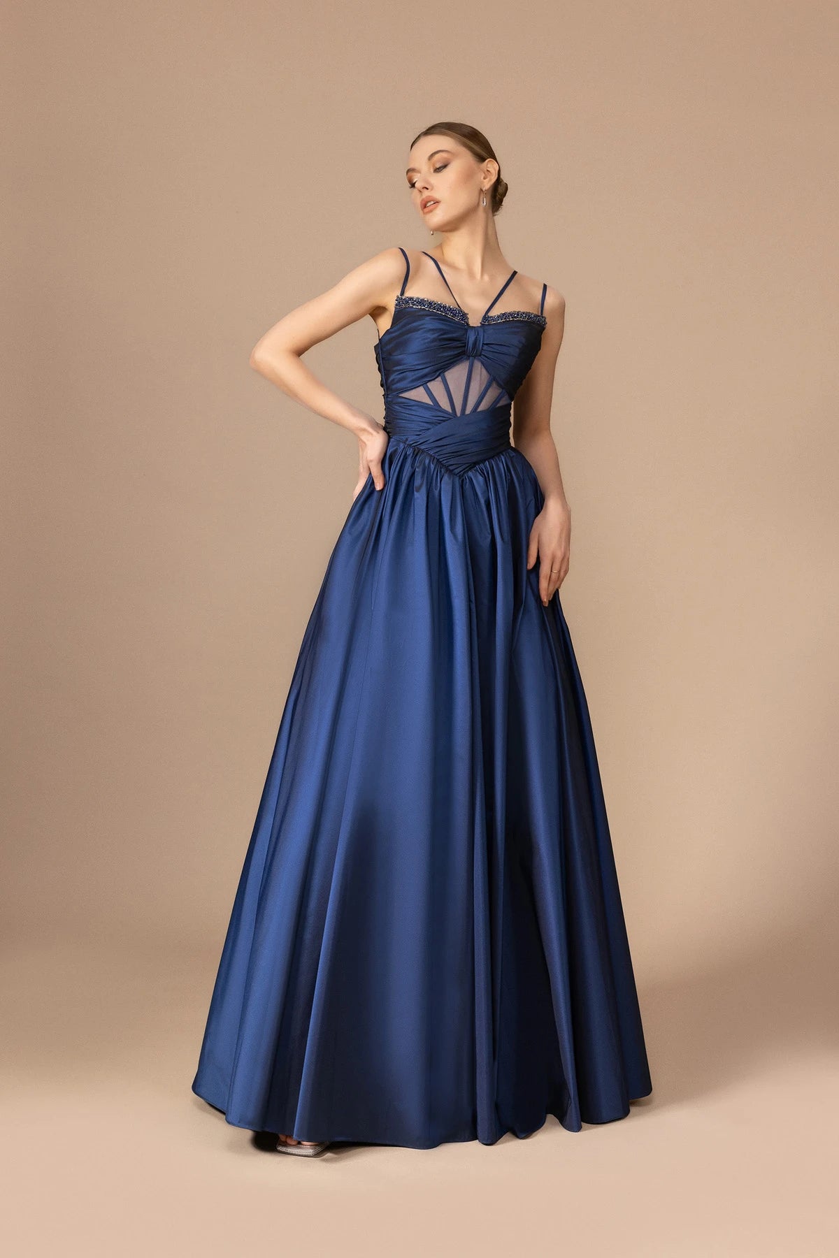 7001-Transparan Detaylı Uzun Elbise