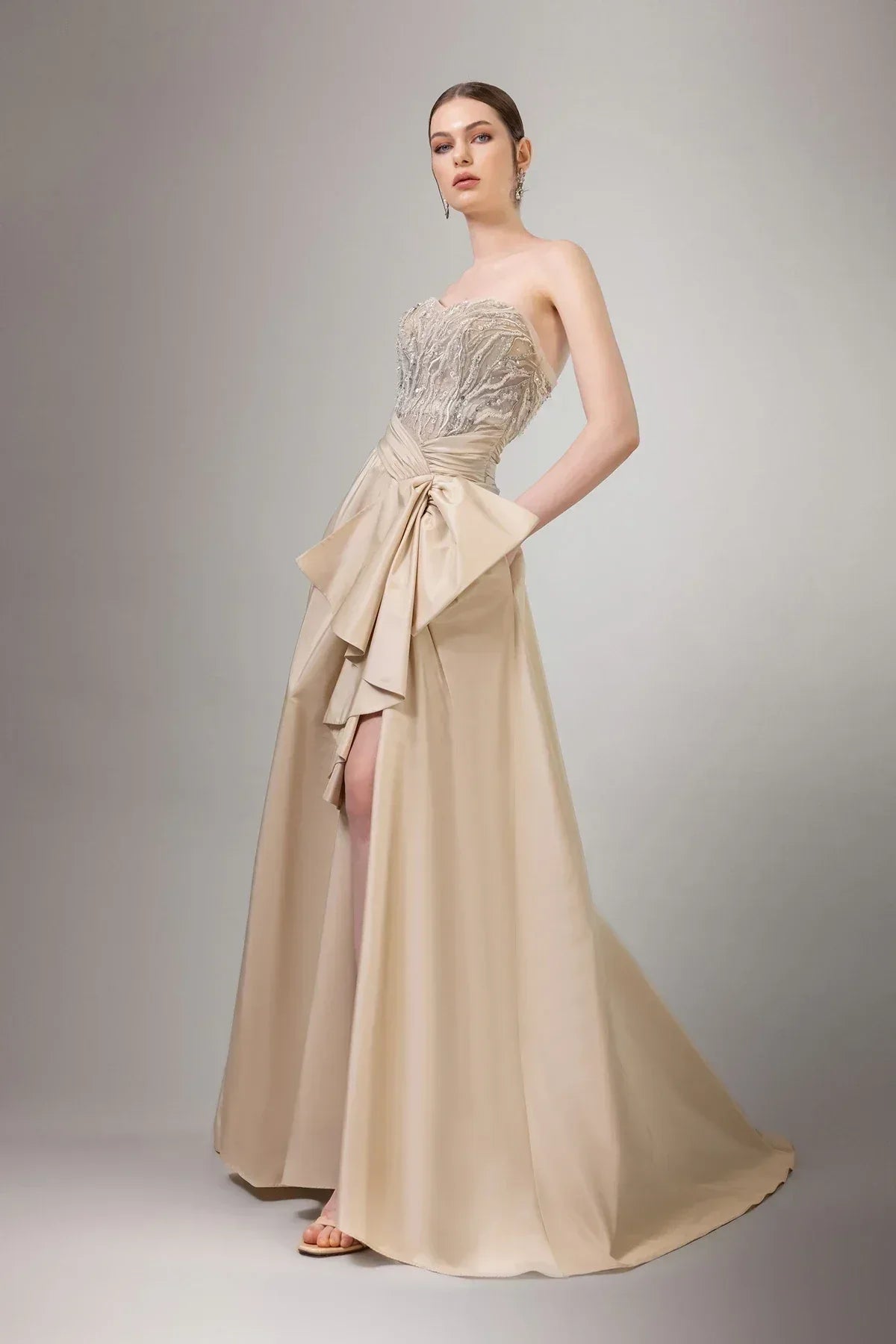 7002-Straplez Derin Yırtmaçlı Uzun Elbise - Kenzel