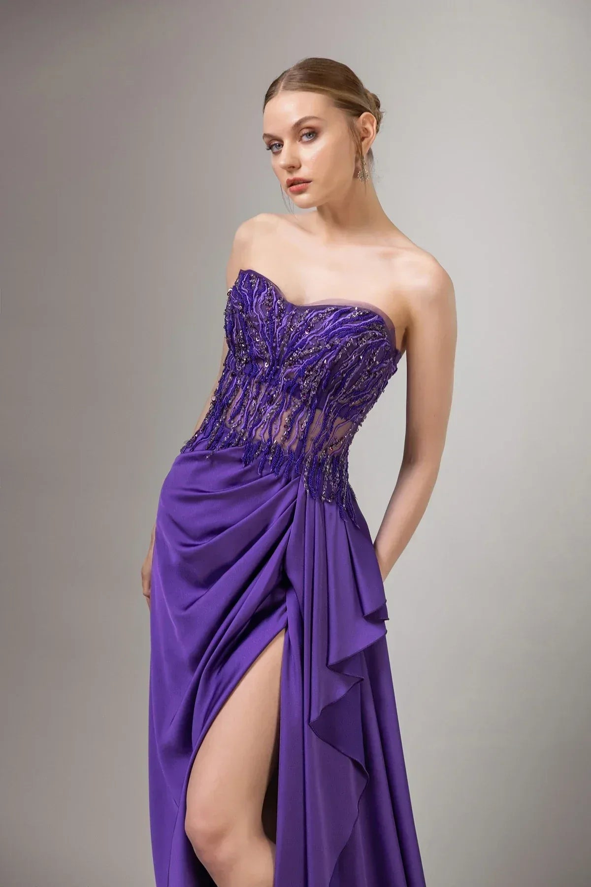 Straplez Yaka Derin Yırtmaç Uzun Elbise 7003 - Kenzel