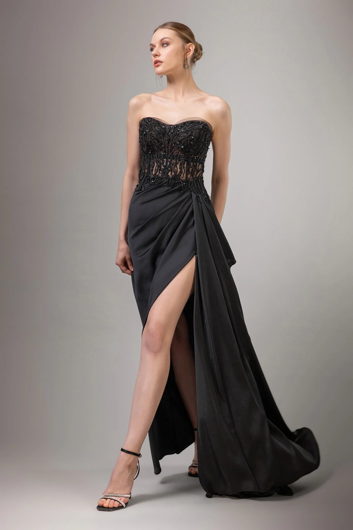 Straplez Yaka Derin Yırtmaç Uzun Elbise 7003