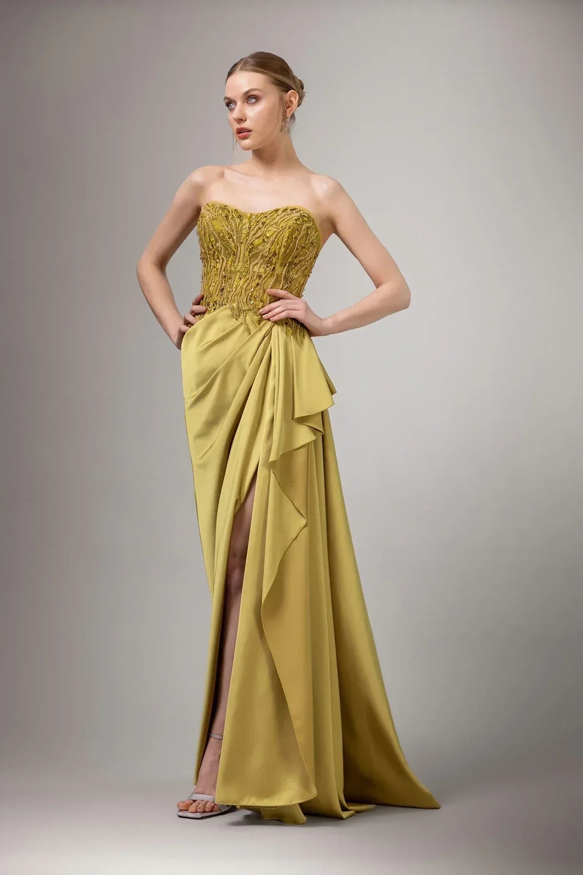 Straplez Yaka Derin Yırtmaç Uzun Elbise 7003 - Kenzel