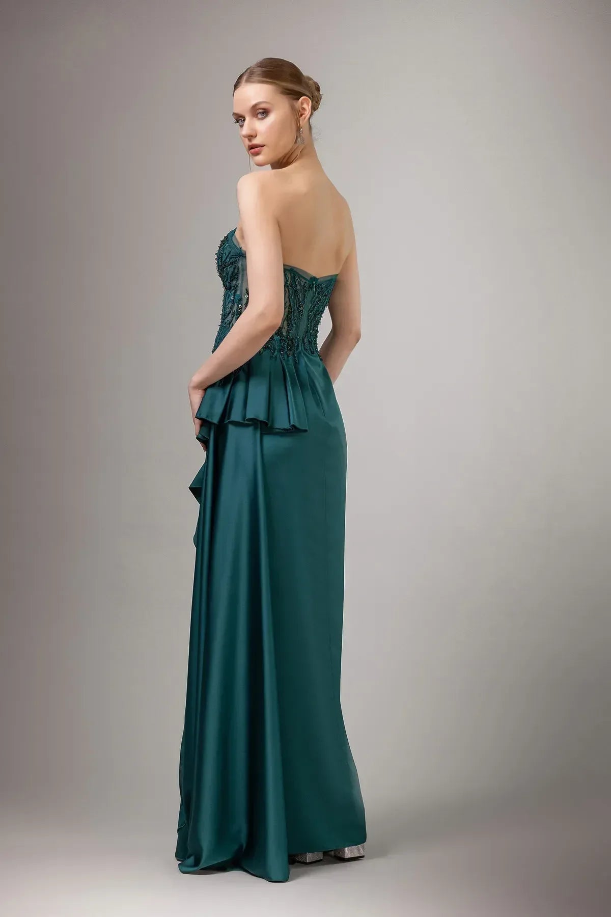 Straplez Yaka Derin Yırtmaç Uzun Elbise 7003 - Kenzel