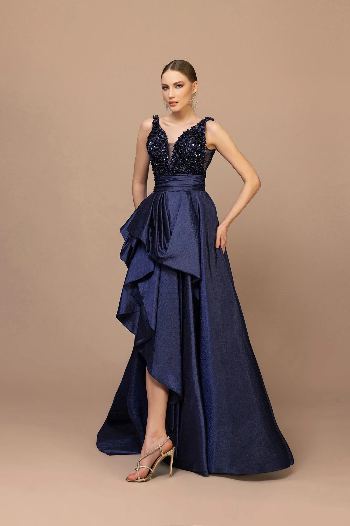 İşleme Detaylı Göğüs Dekolteli Uzun Elbise 7006