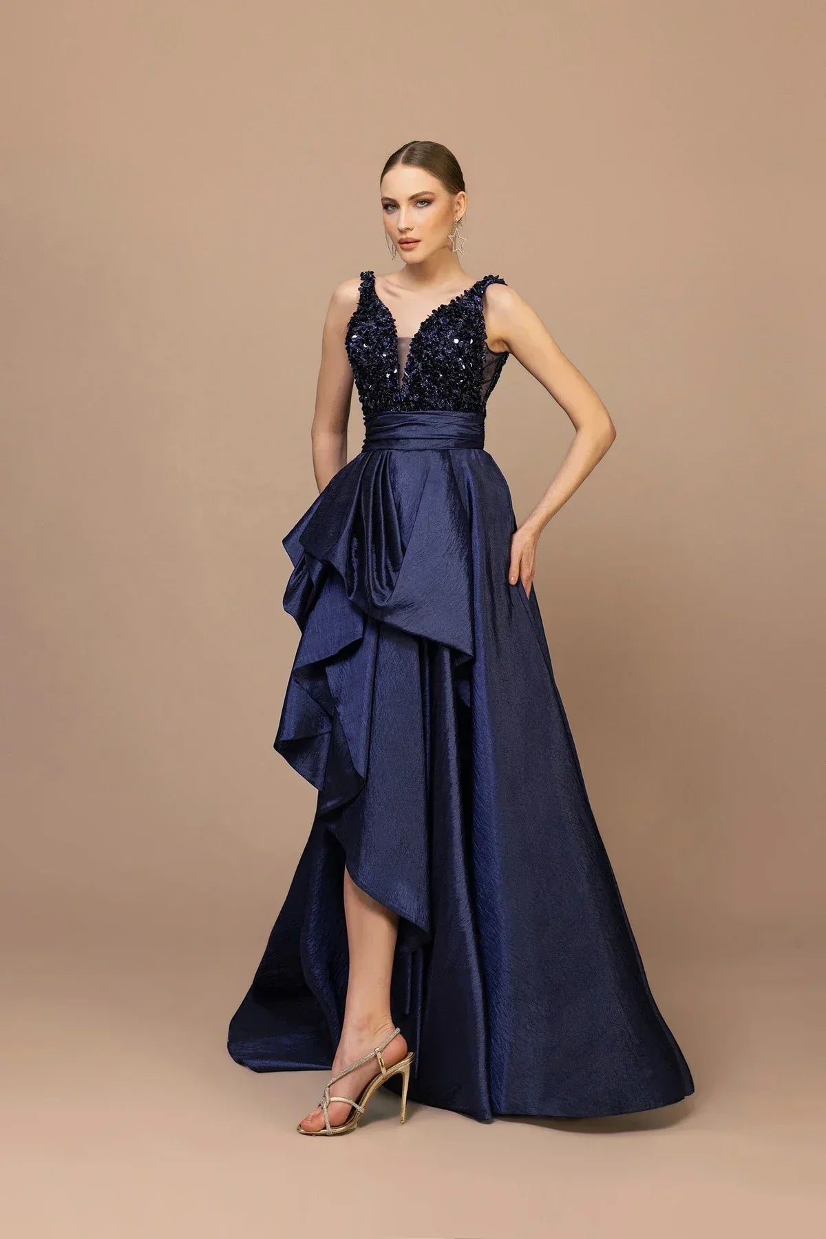 İşleme Detaylı Göğüs Dekolteli Uzun Elbise 7006 - Kenzel