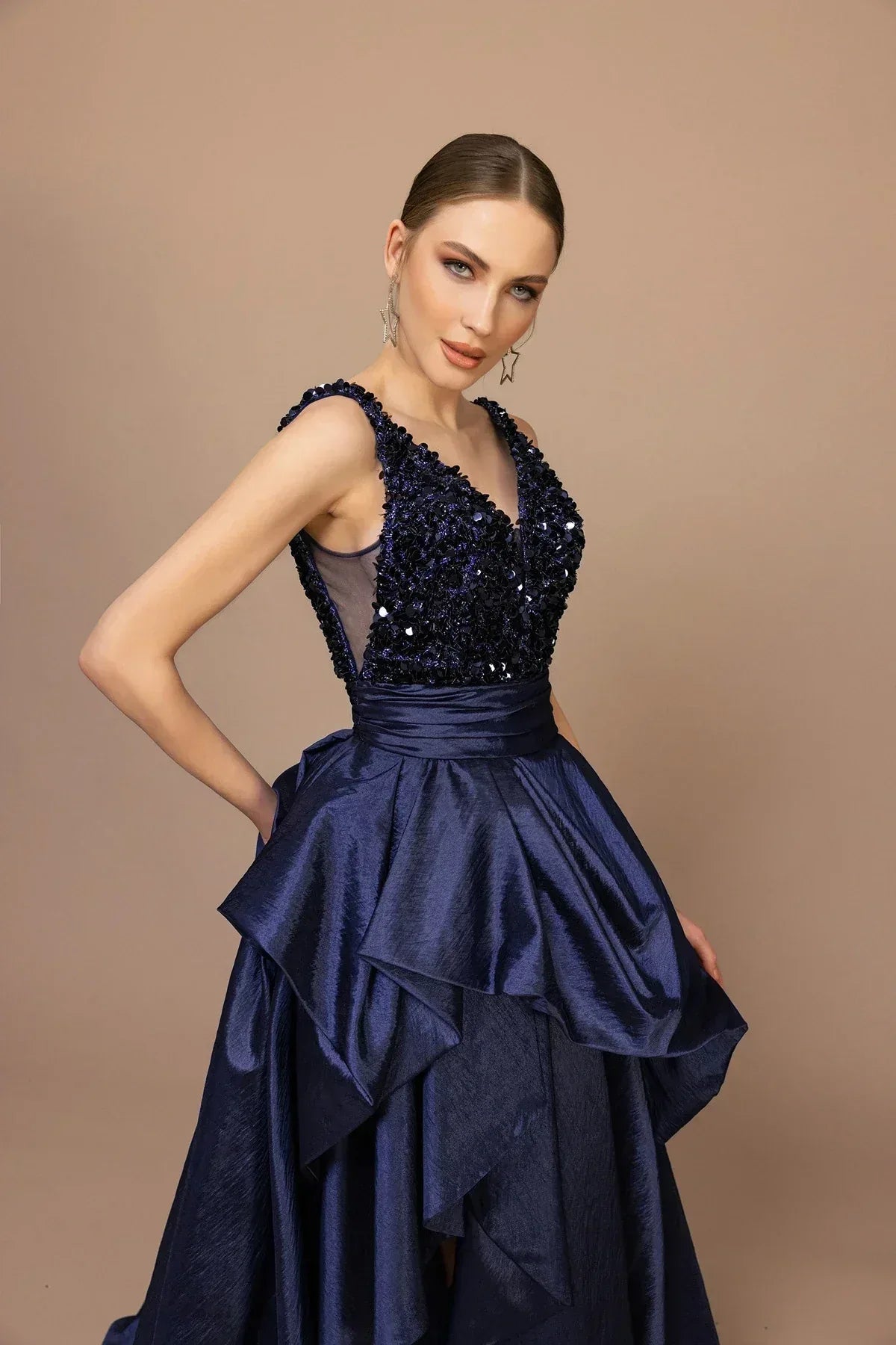 İşleme Detaylı Göğüs Dekolteli Uzun Elbise 7006 - Kenzel