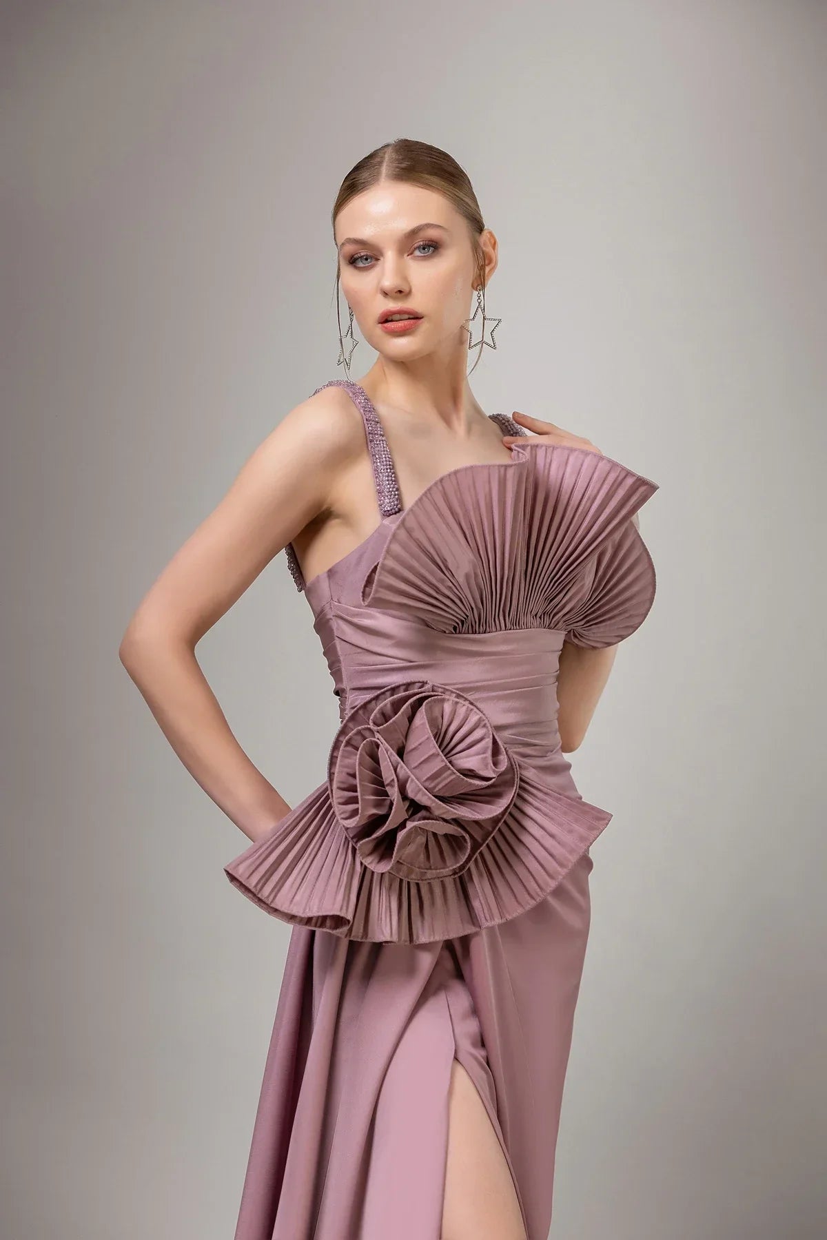 7008 - Yırtmaçlı Askılı Uzun Elbise