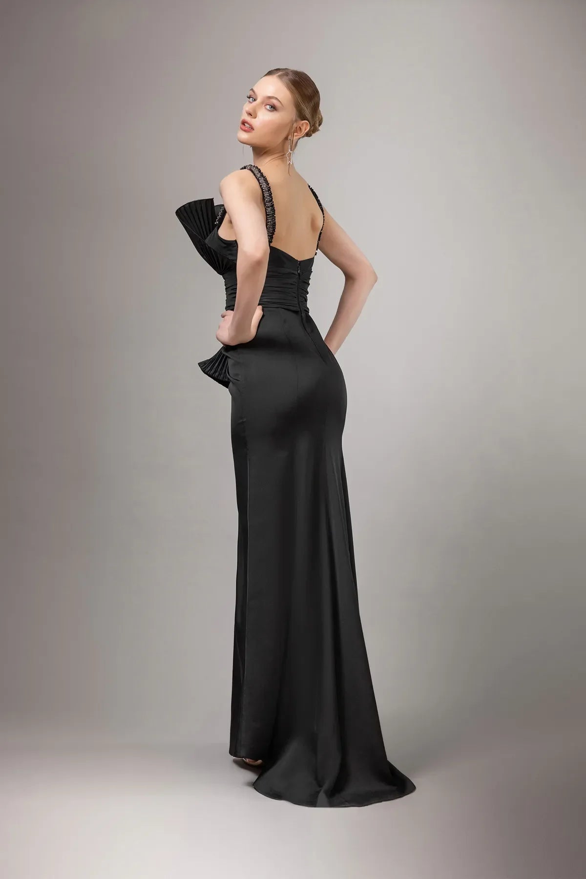 7008 - Yırtmaçlı Askılı Uzun Elbise